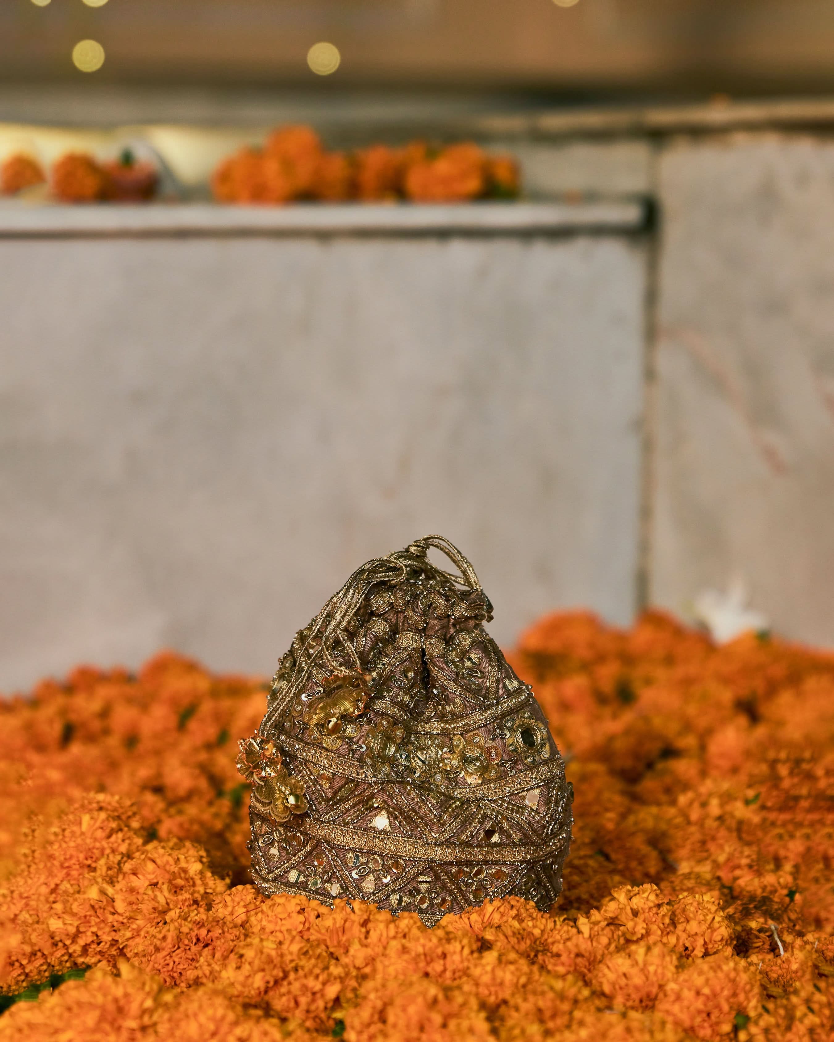 Aabroo Tan Potli - Image 4