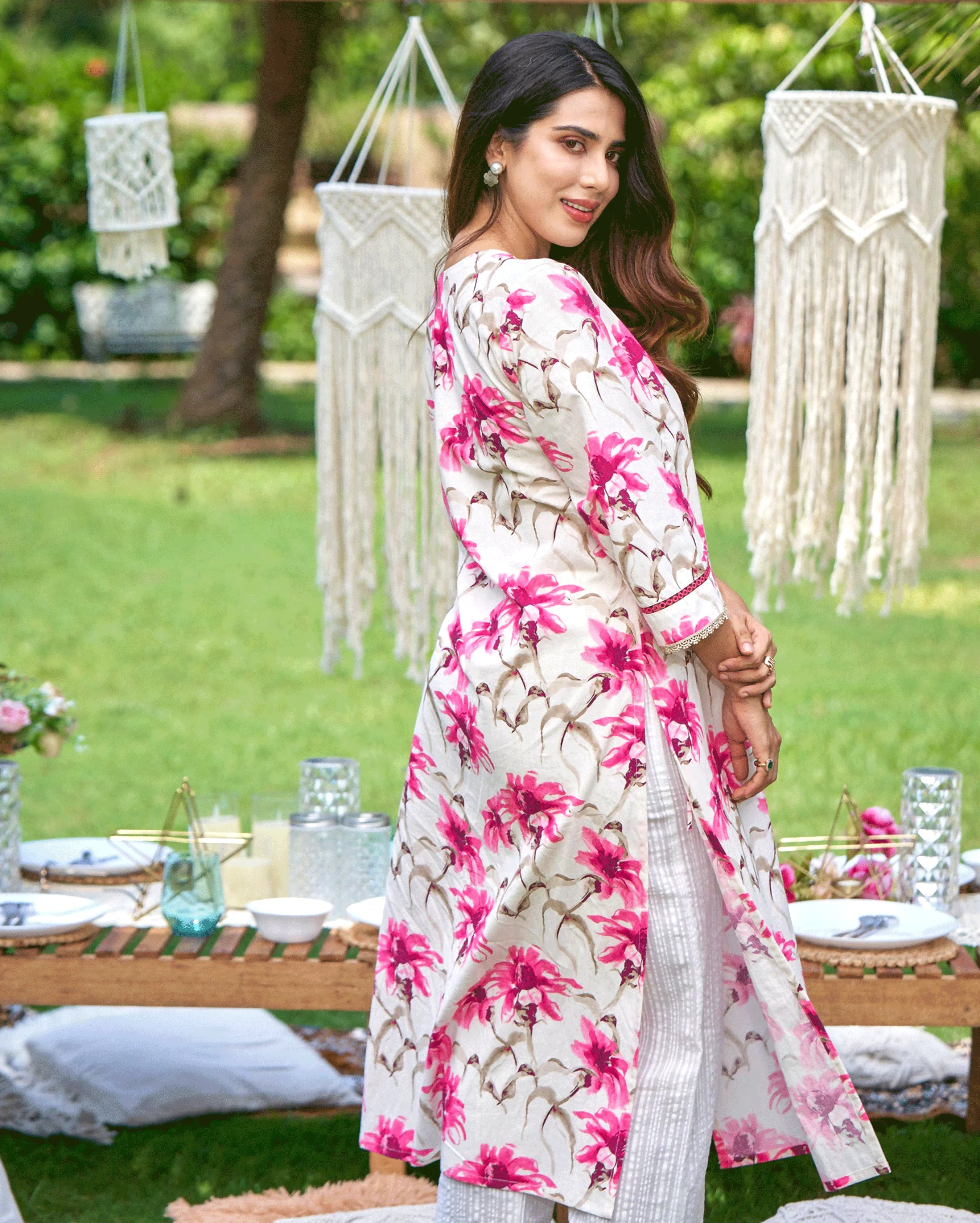 Aashvi White Printed Cotton Kurta Set - Image 3