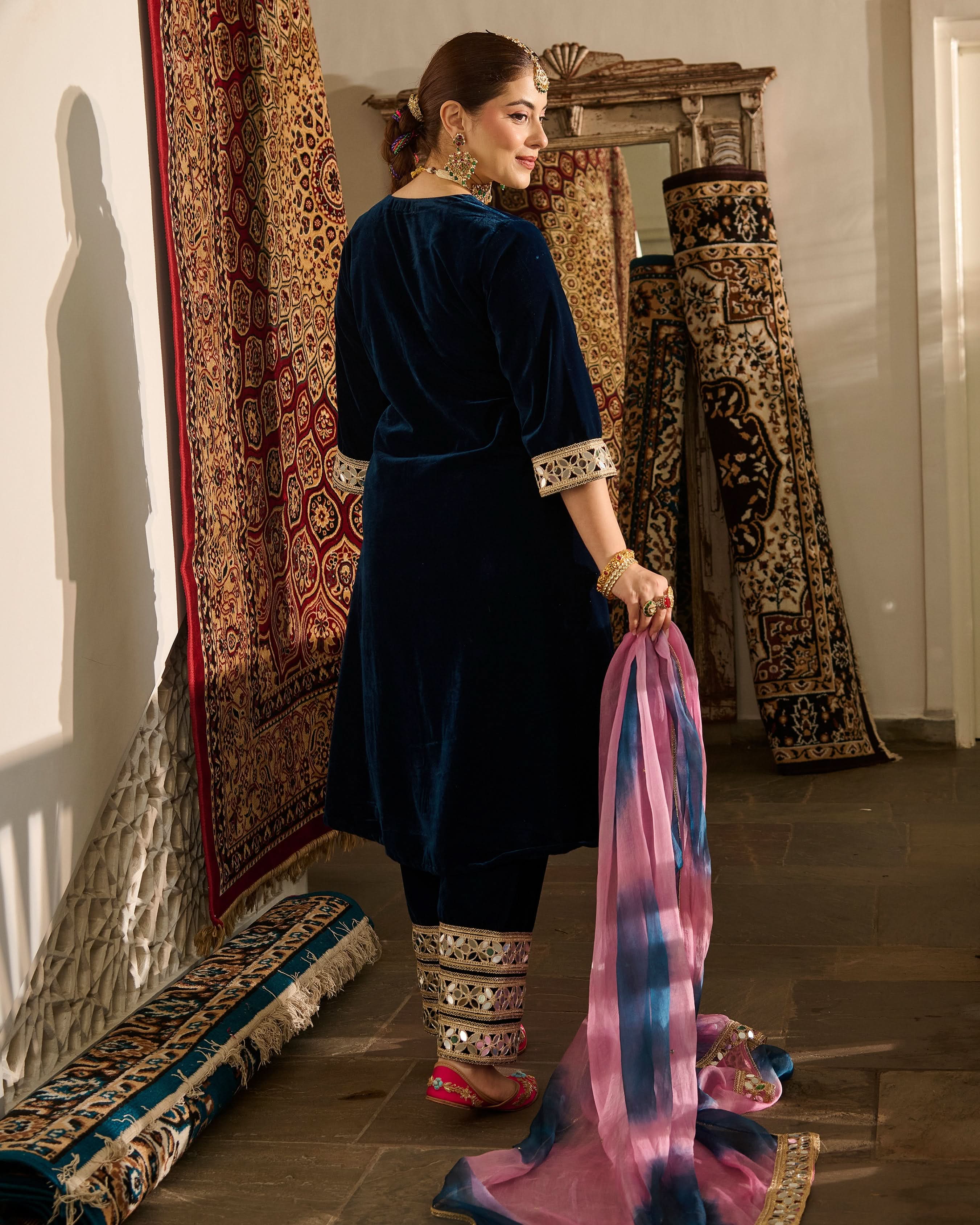 Amodini Blue Solid Velvet Suit Set - Image 8