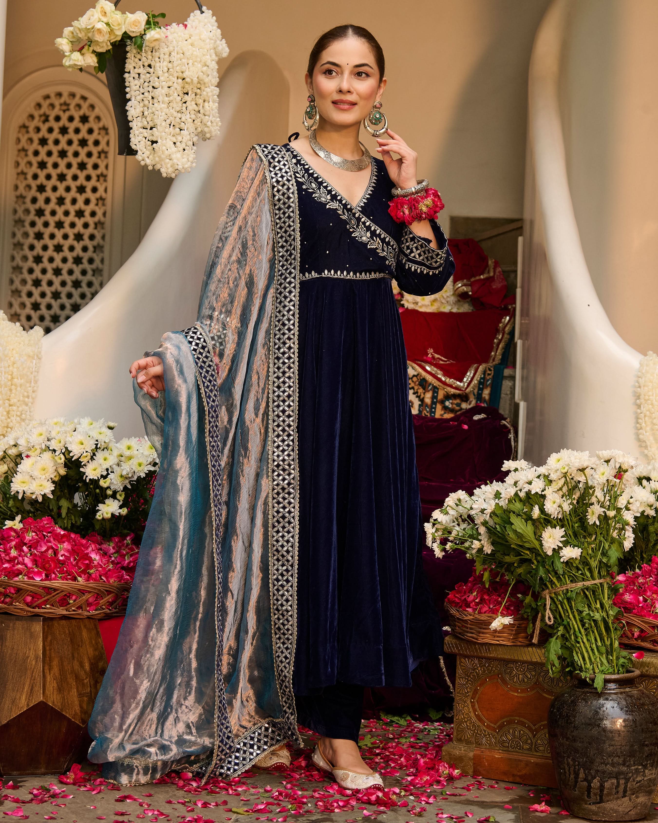 Arzu Blue Embroidered Velvet Suit Set - Image 3