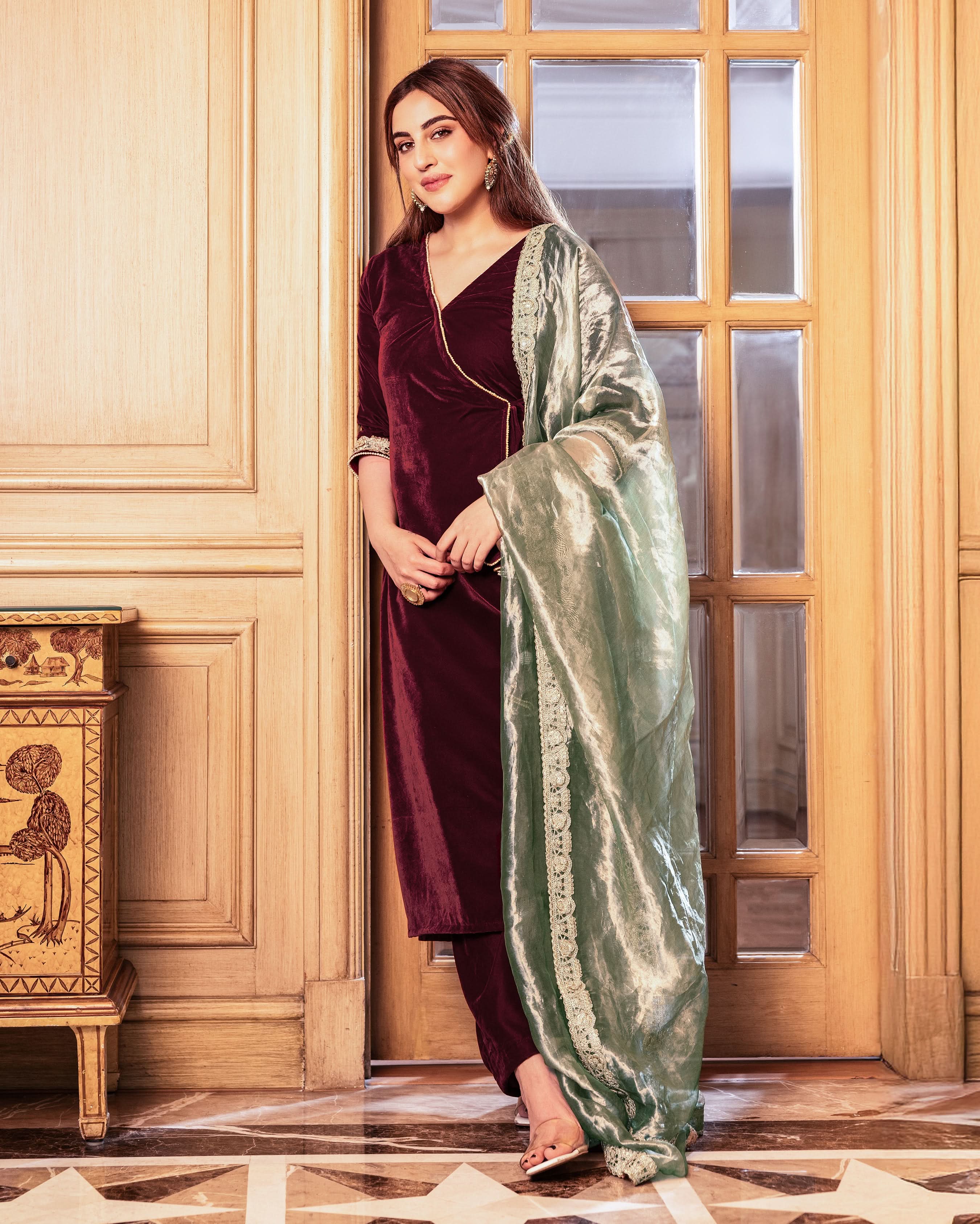 Behana Maroon Solid Velvet Suit Set - Image 5