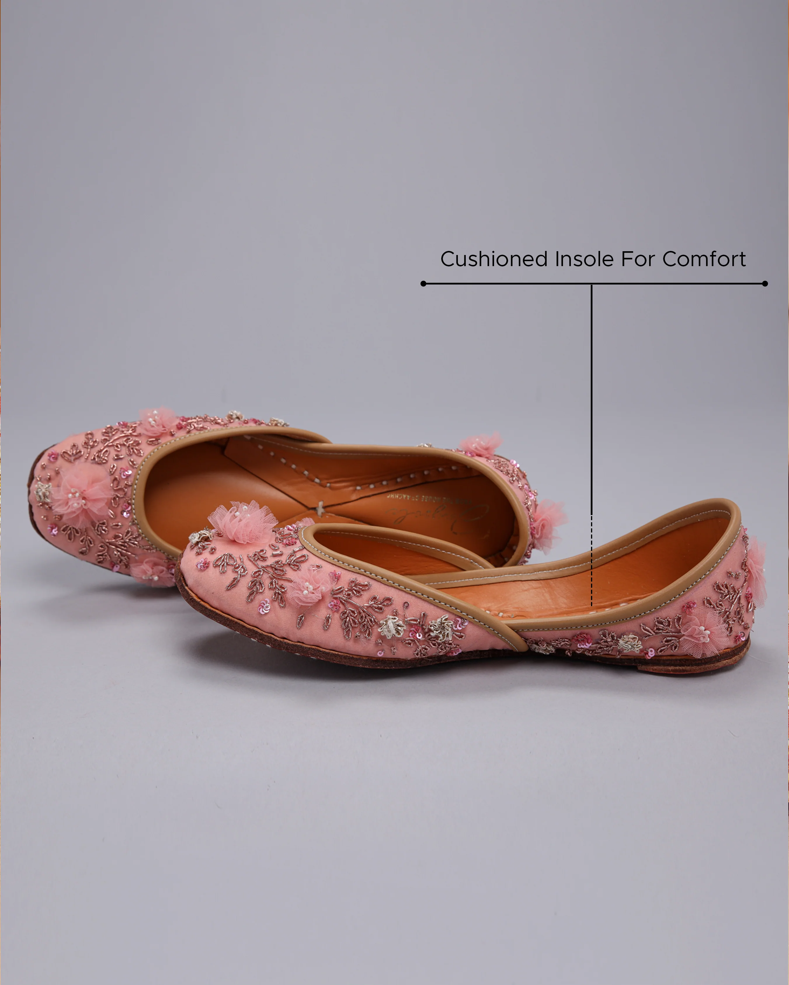 Bomkai Handcrafted Jutti - Image 2