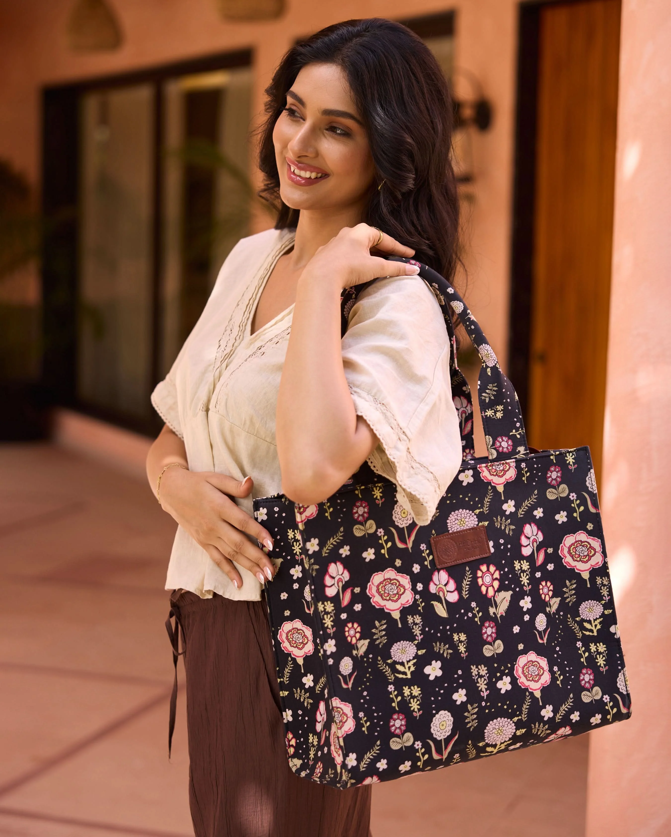 Botanical Black Tote Bag - Image 3