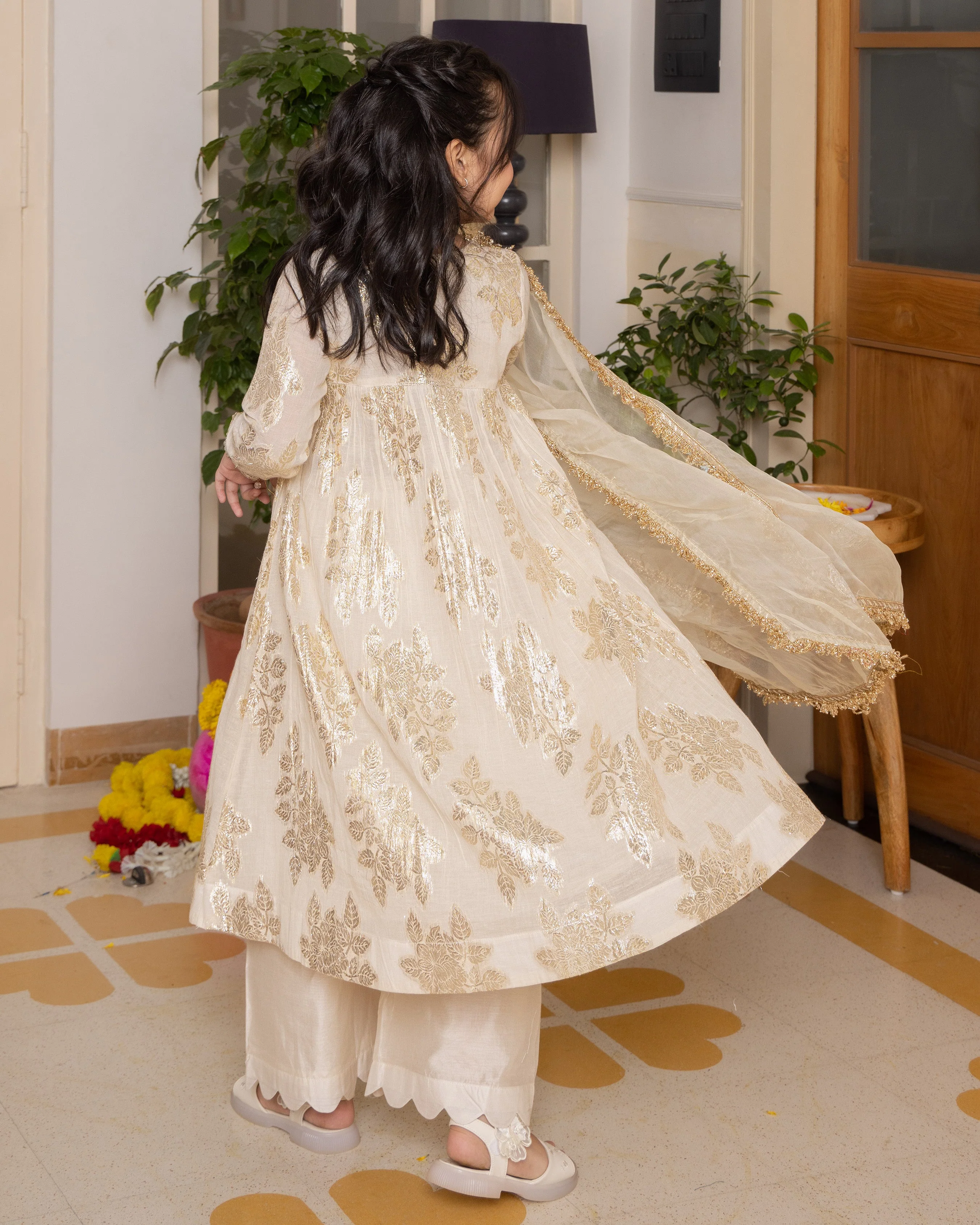 Coco Cream Solid Jacquard Suit Set - Image 7