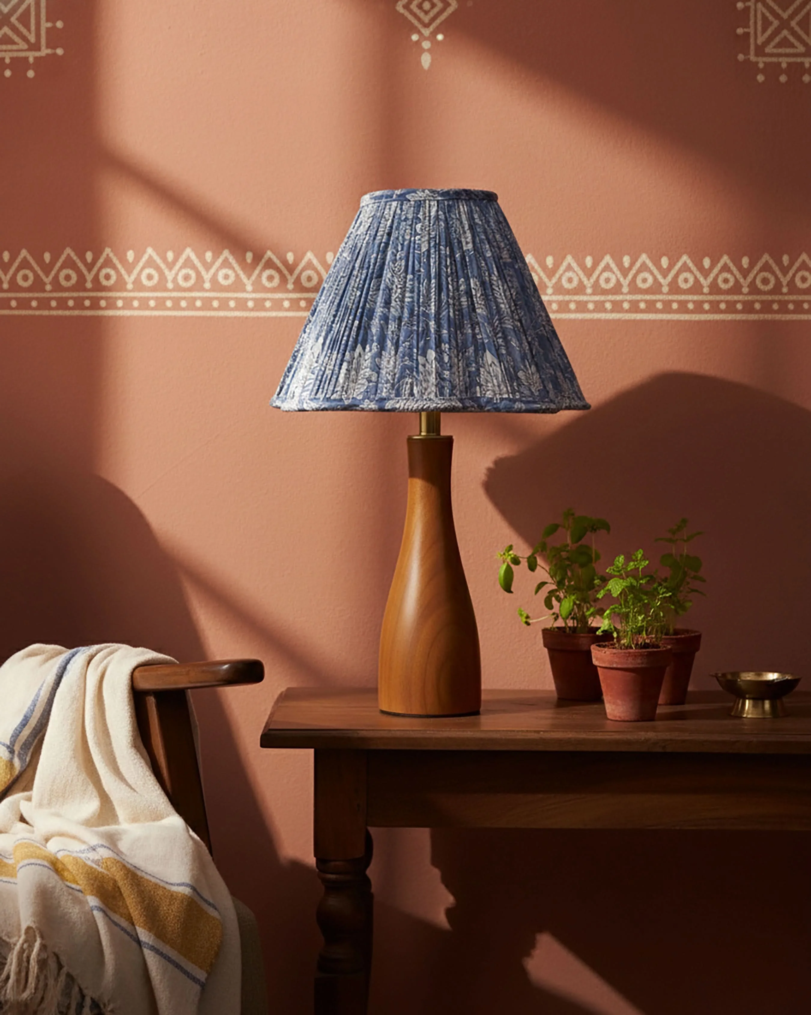 Cornflower Handblock Scallop Lampshade - Image 3