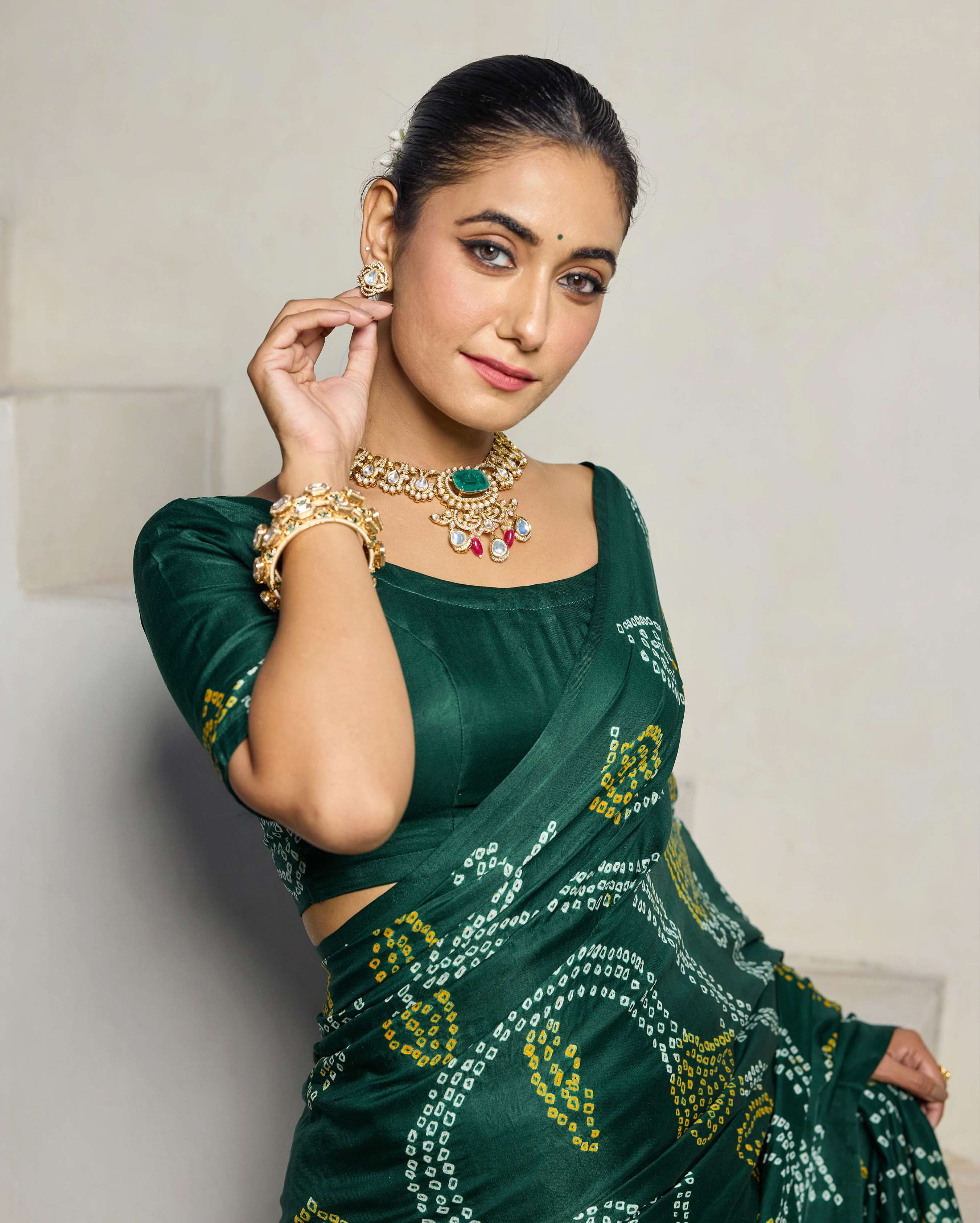 Elegance Bliss Green Silk Bandhani Saree - Image 3