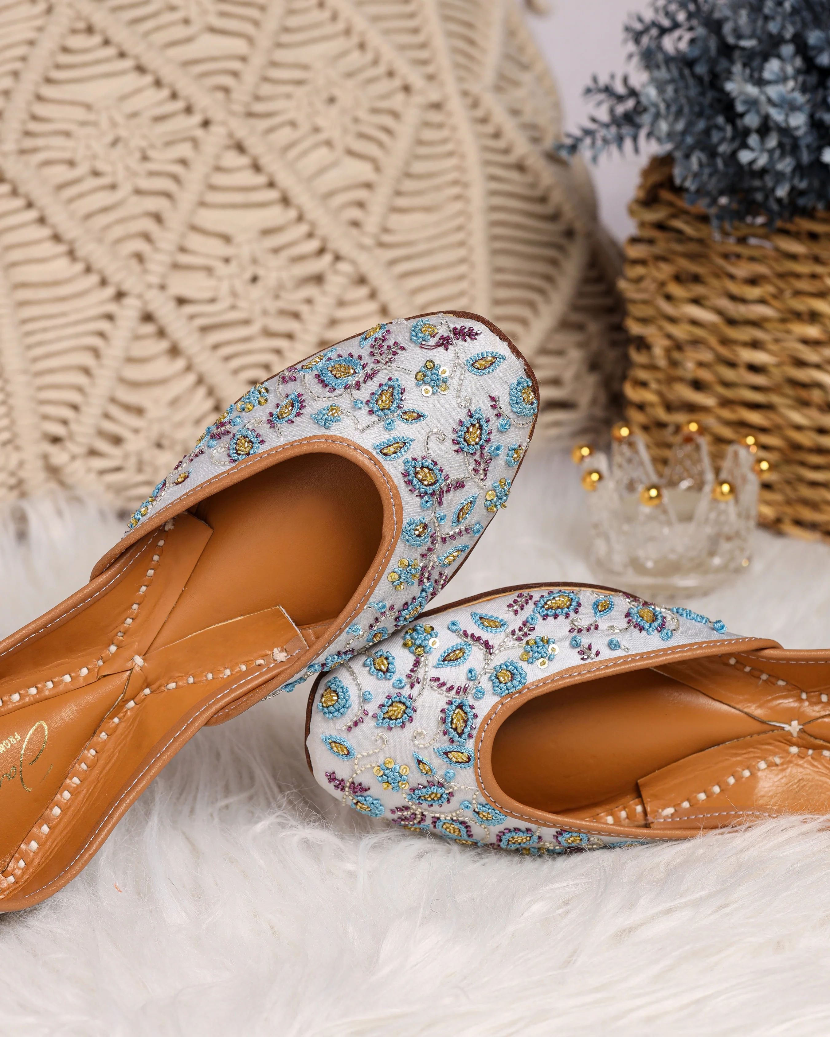 Fairy Light Handcrafted Jutti - Image 9