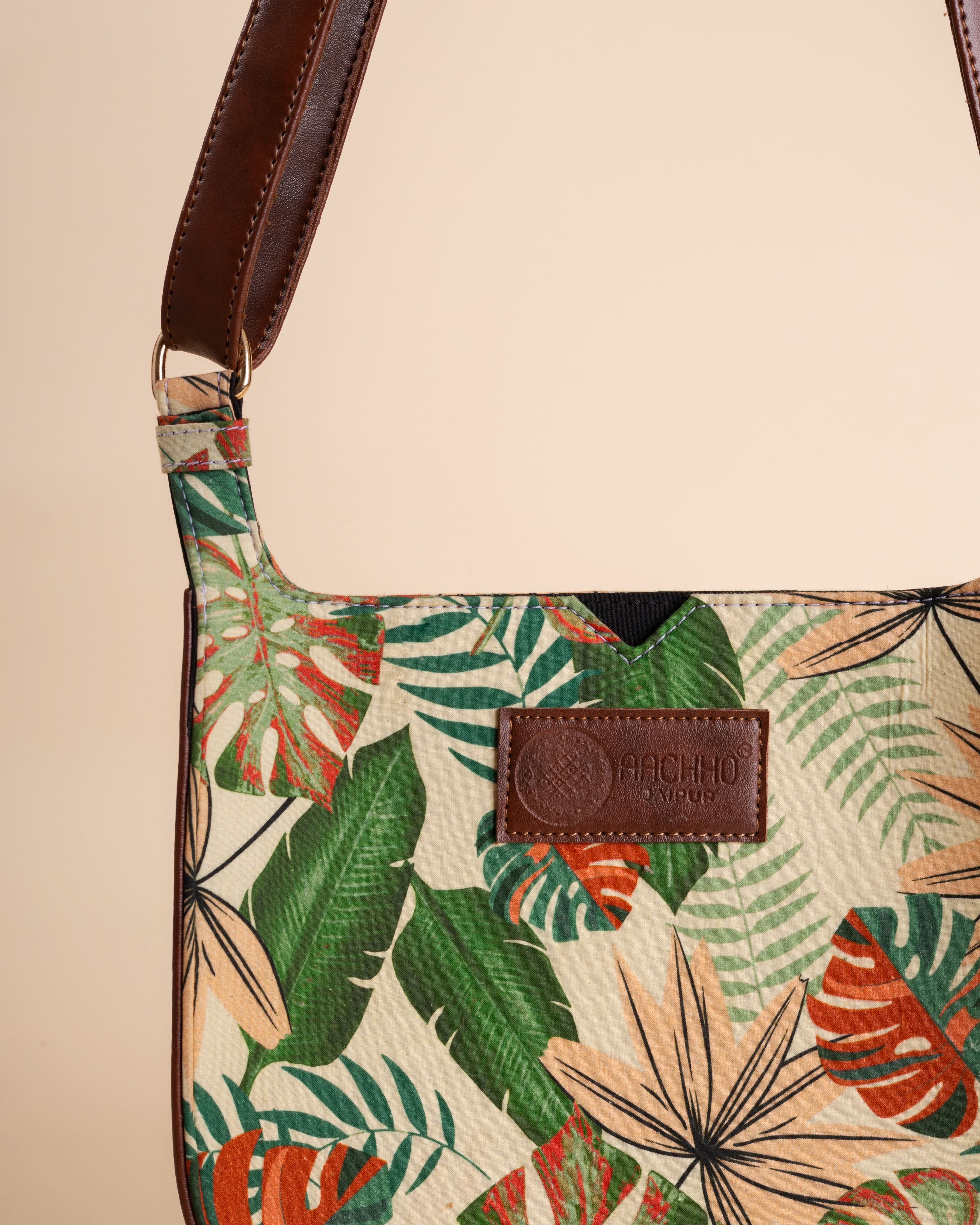 Fescue Cream Sling Bag - Image 6