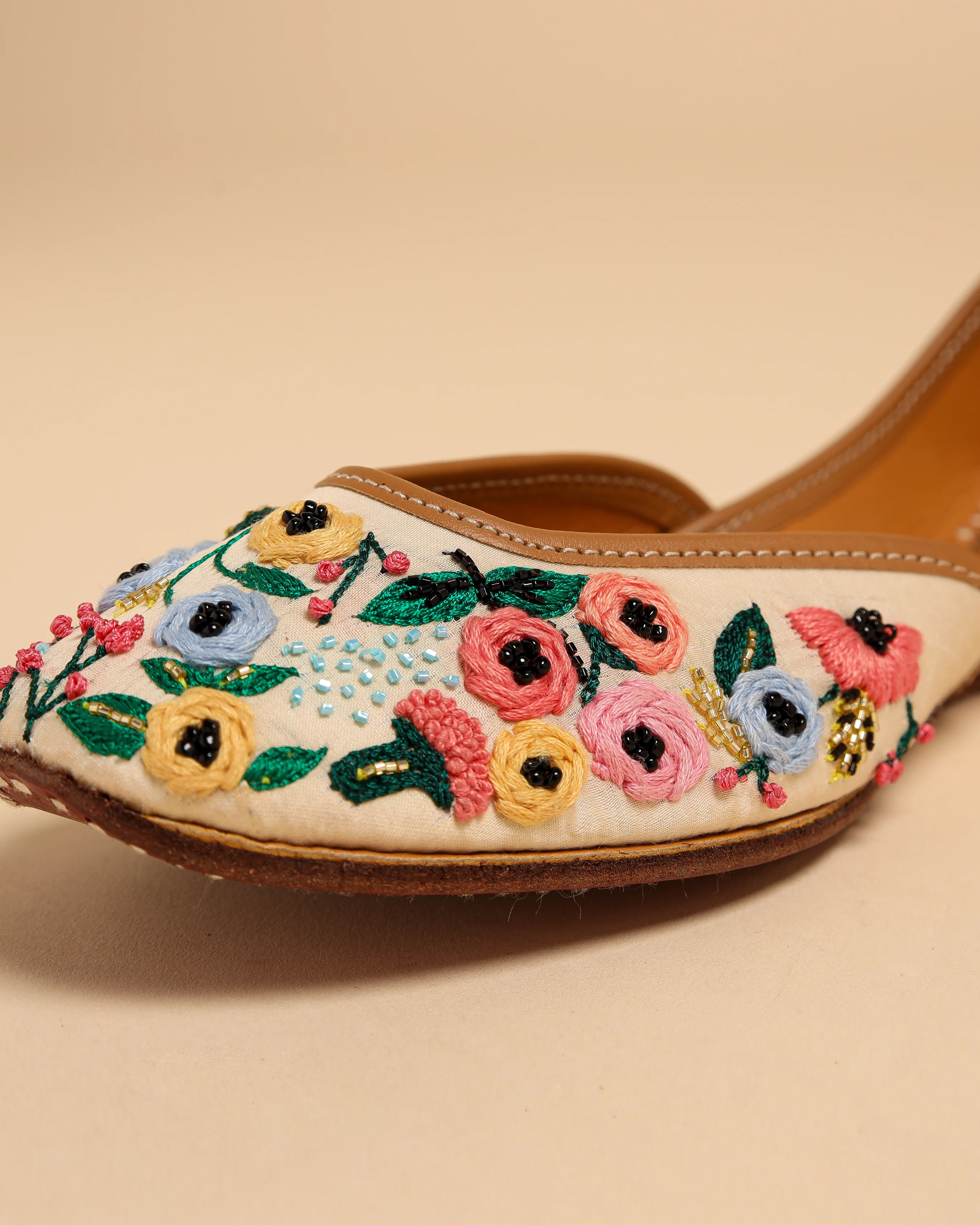 Flower Bae Handcrafted Jutti - Image 9