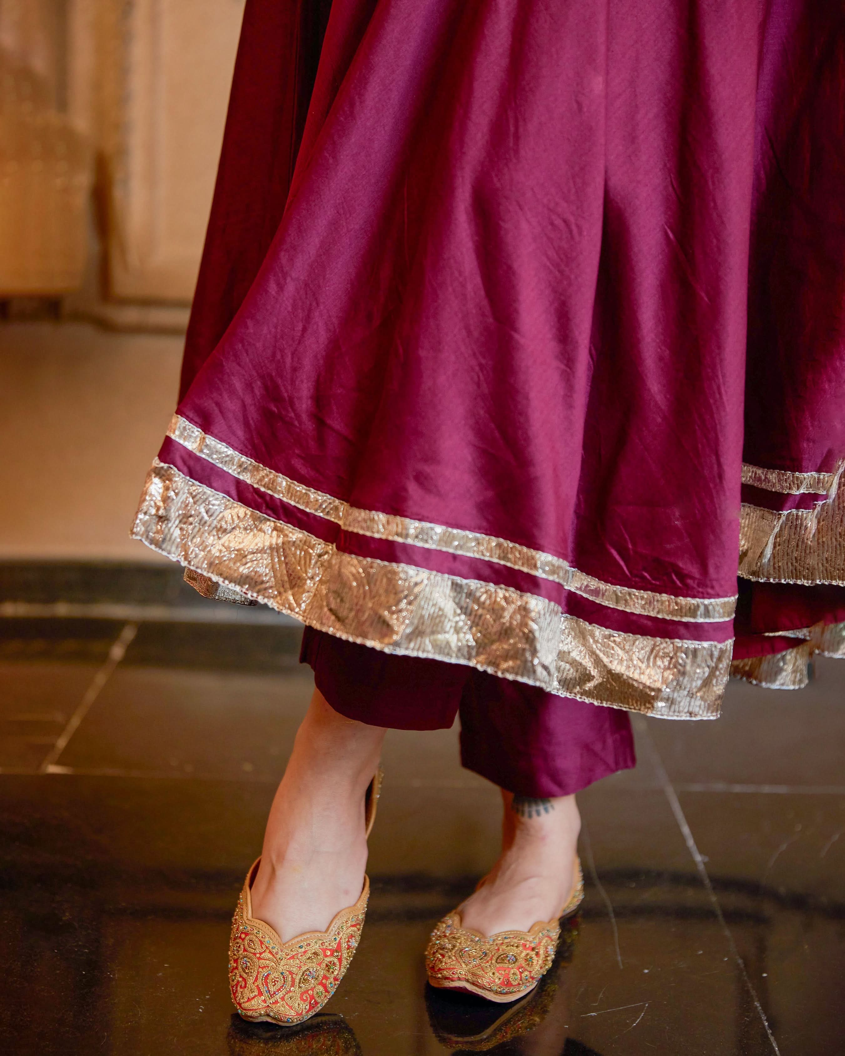 Hunar Red Handcrafted Jutti - Image 9