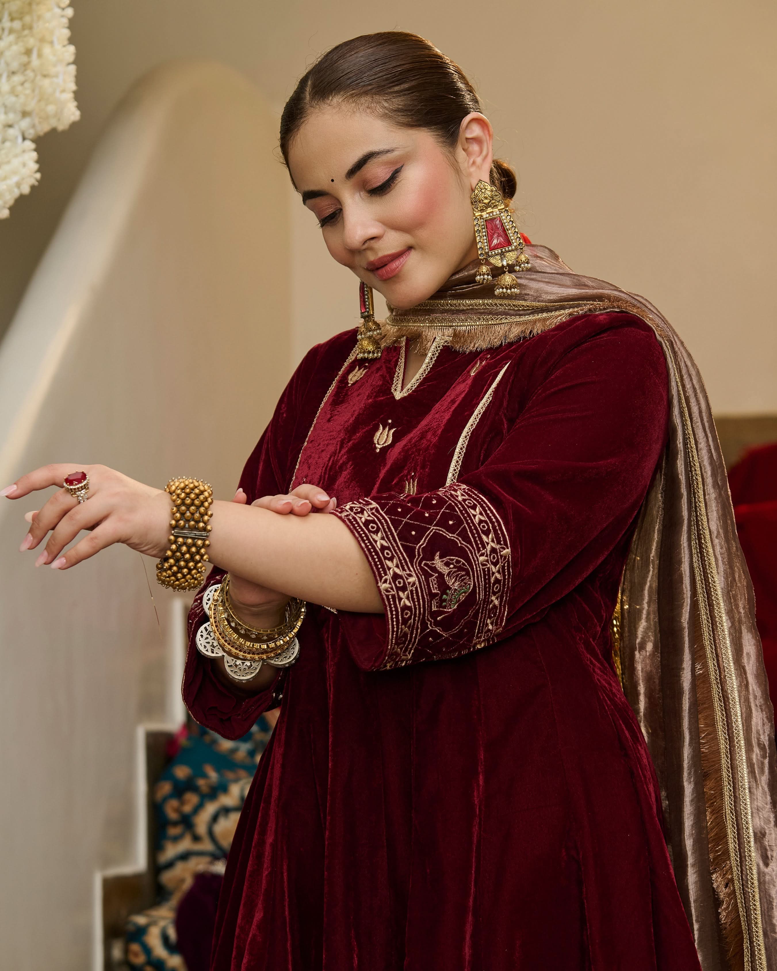 Ivaan Maroon Embroidered Velvet Suit Set - Image 4