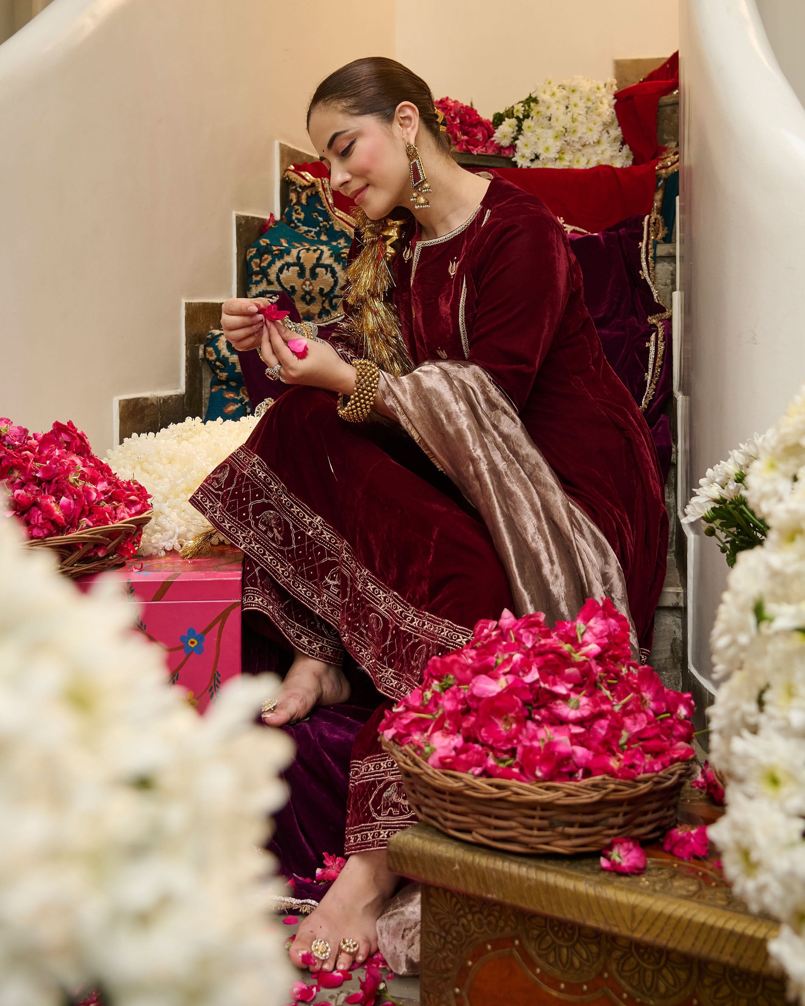 Ivaan Maroon Embroidered Velvet Suit Set - Image 5
