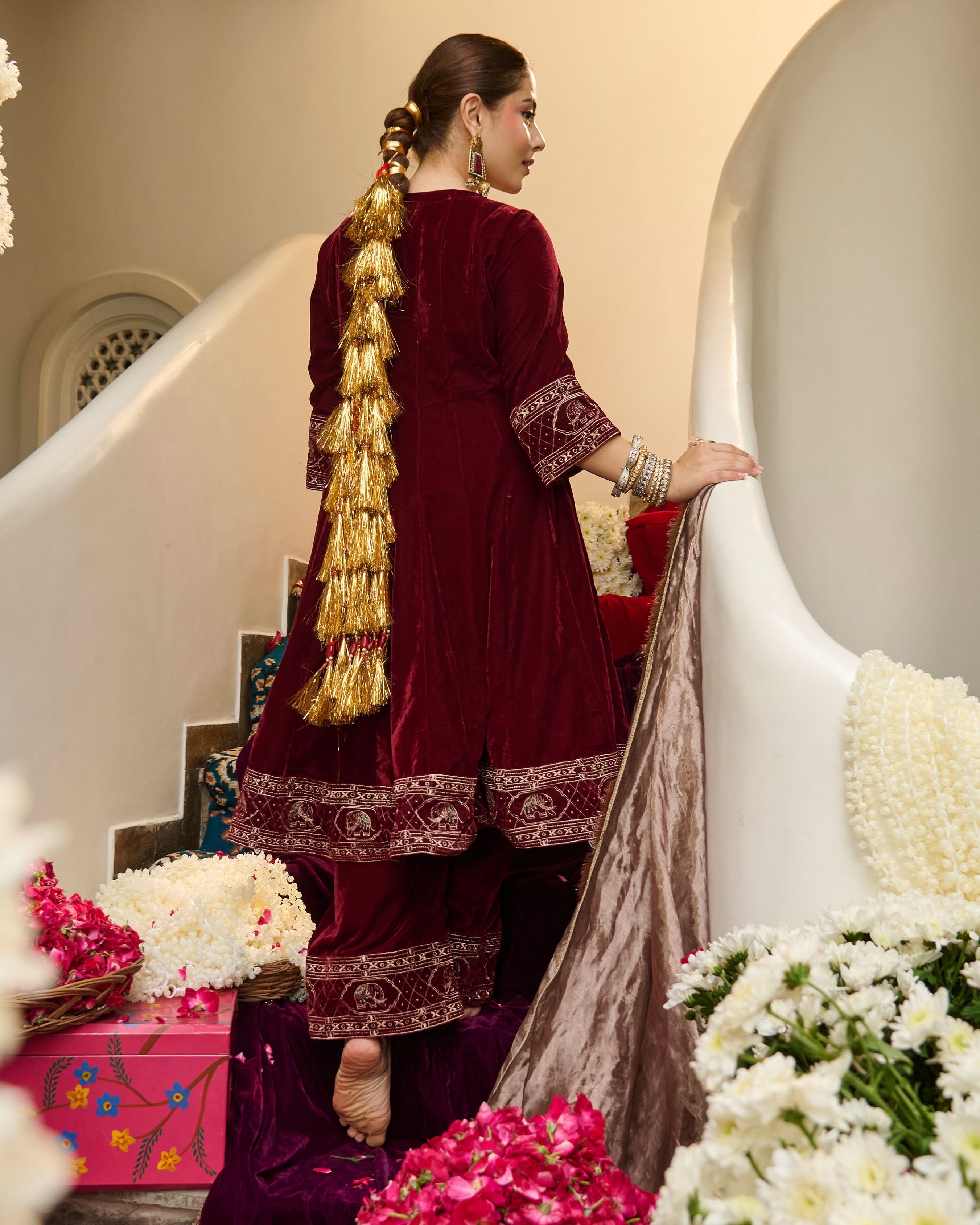 Ivaan Maroon Embroidered Velvet Suit Set - Image 8
