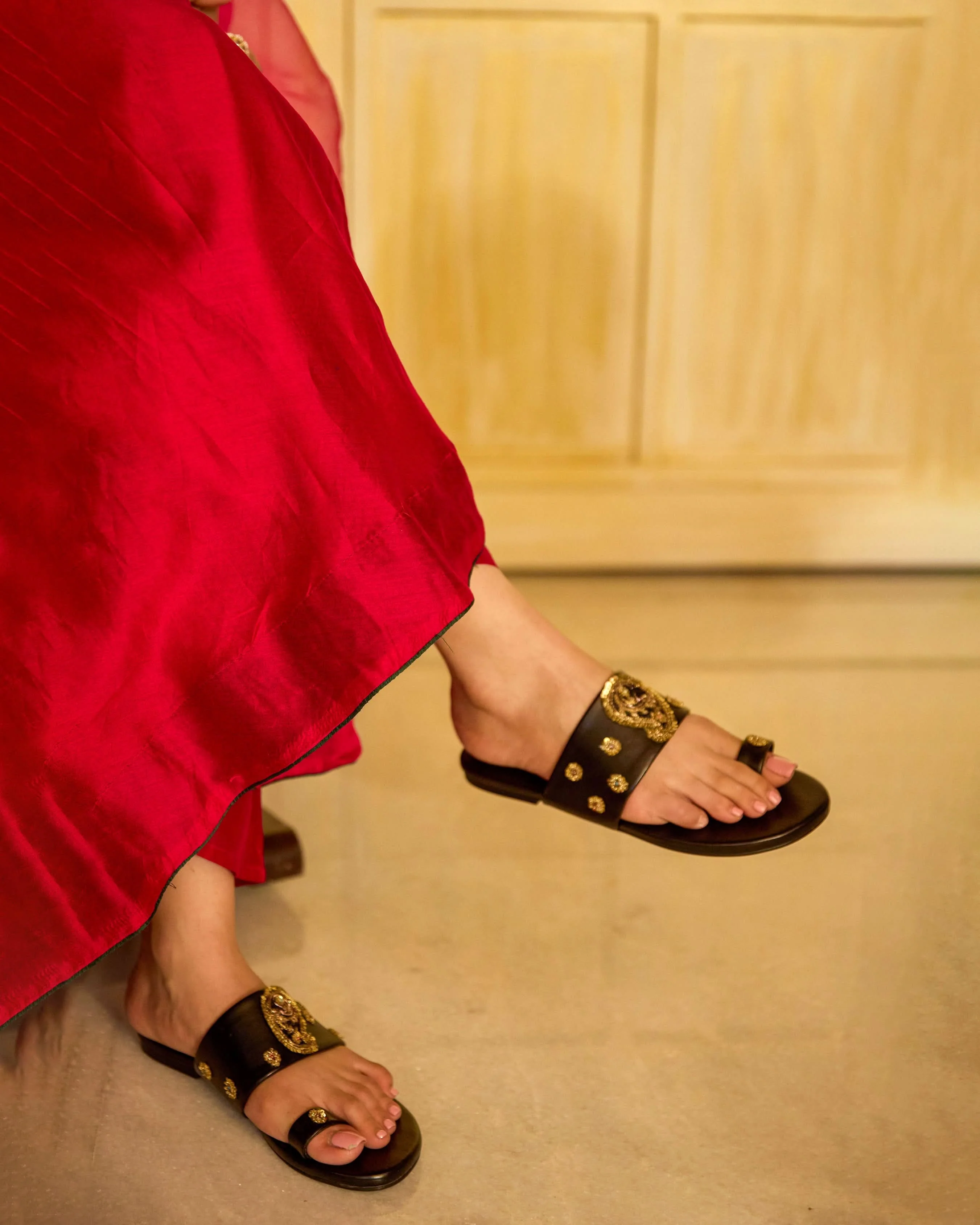 Koyal Black Handcrafted Flats - Image 9