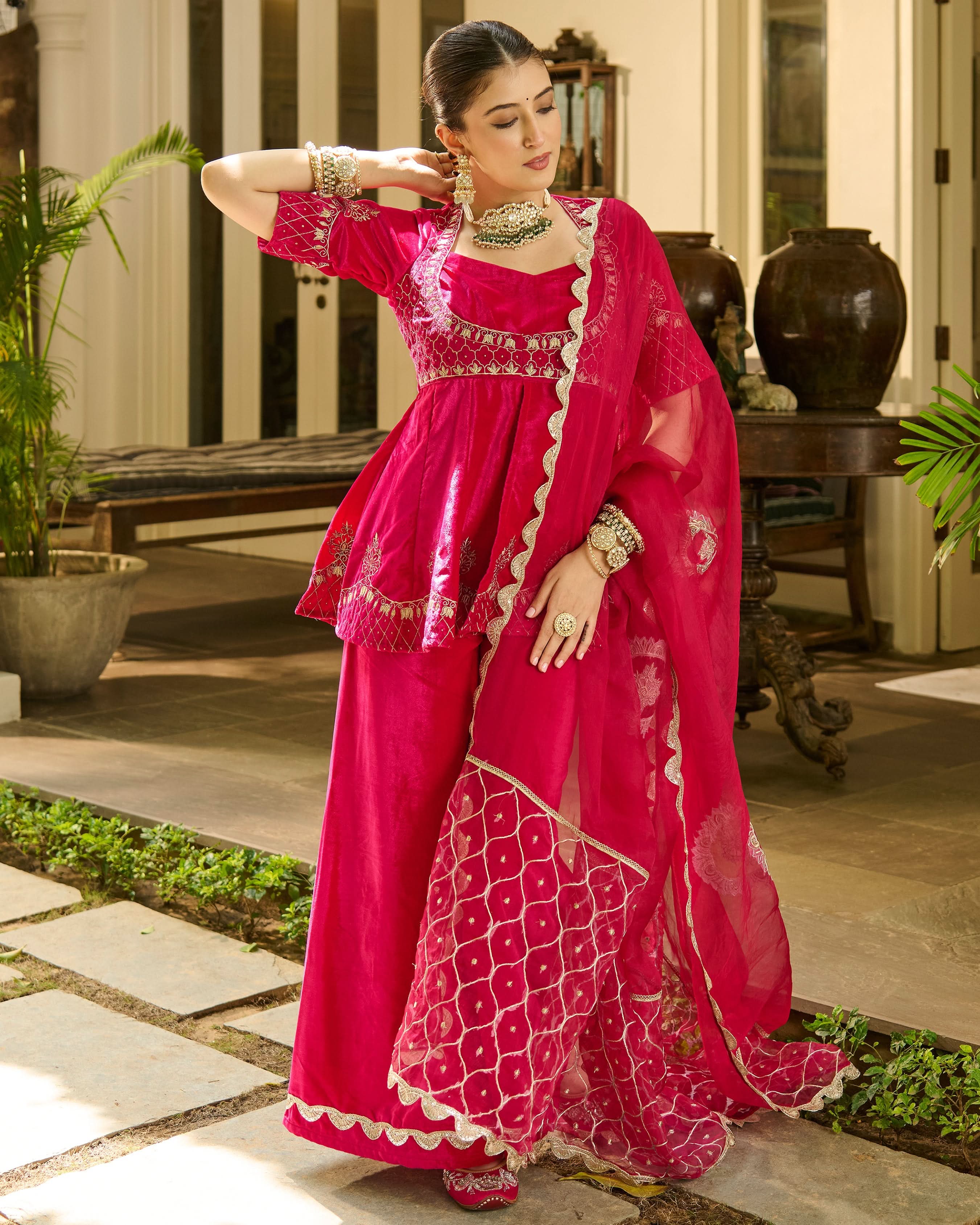 Kyro Pink Embroidered Velvet Suit Set - Image 5
