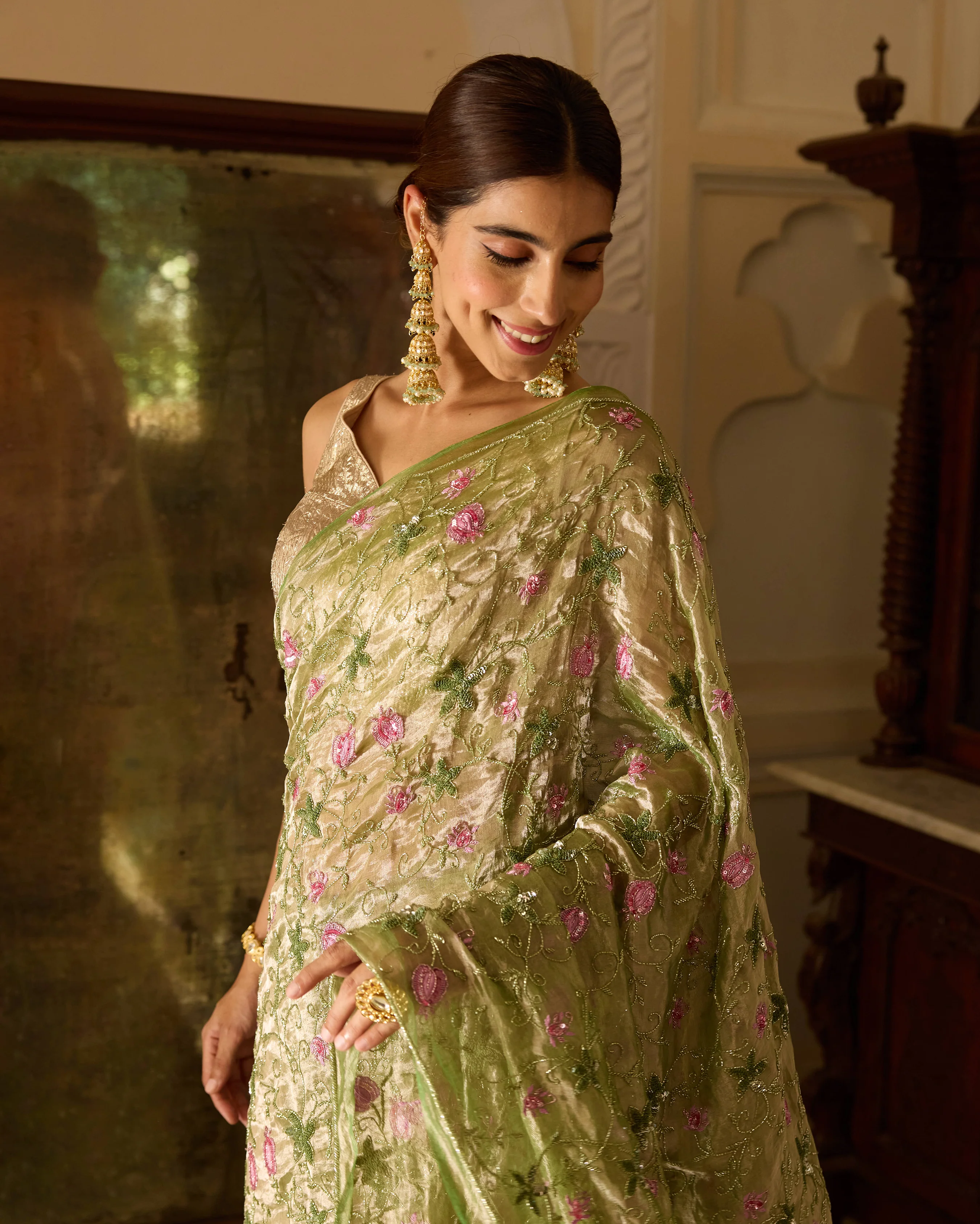 Manmohini Green Handcrafted Pure Tissue Saree - Image 7