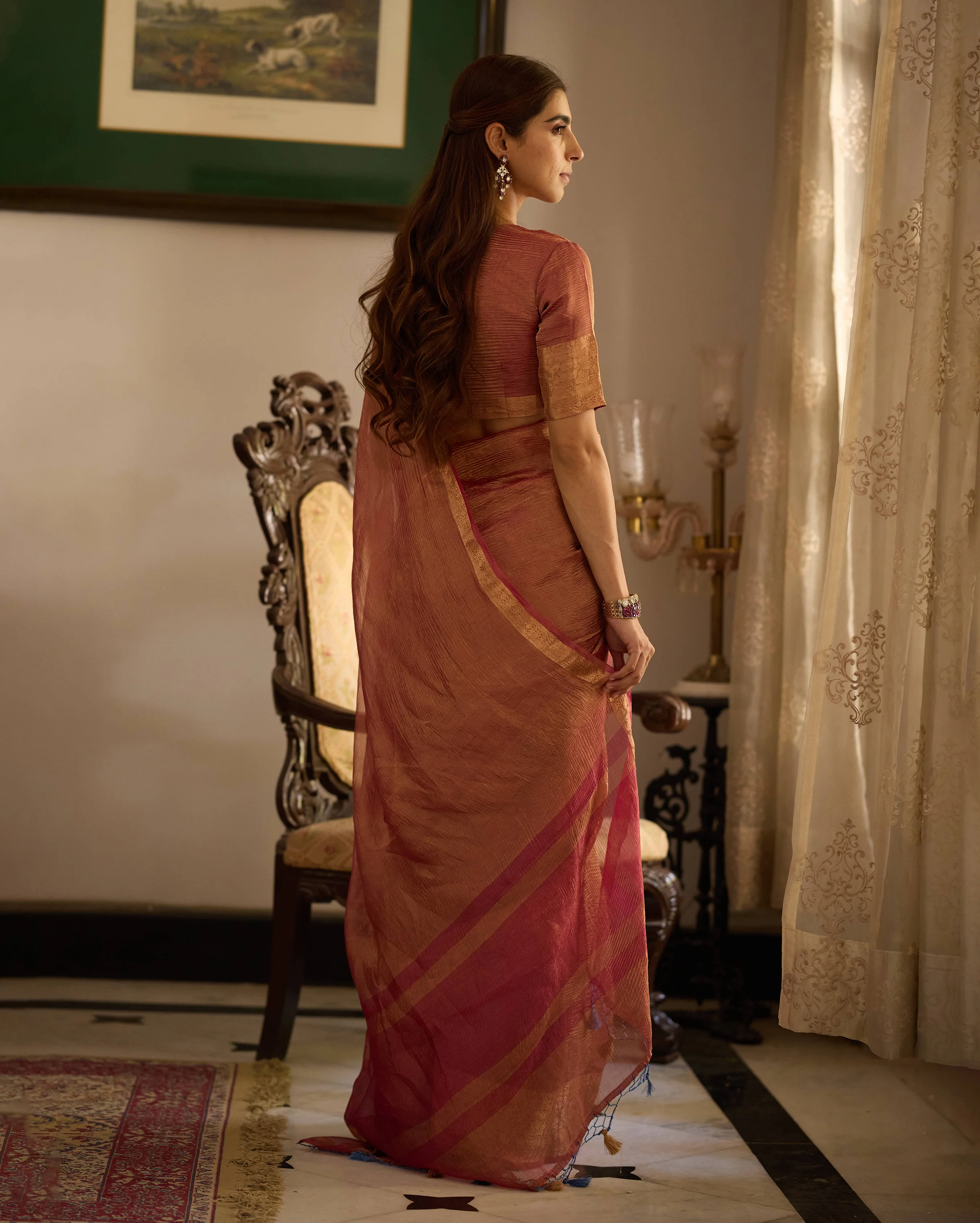 Mṛdula Brick Red Solid Crushed Tissue Saree - Image 6