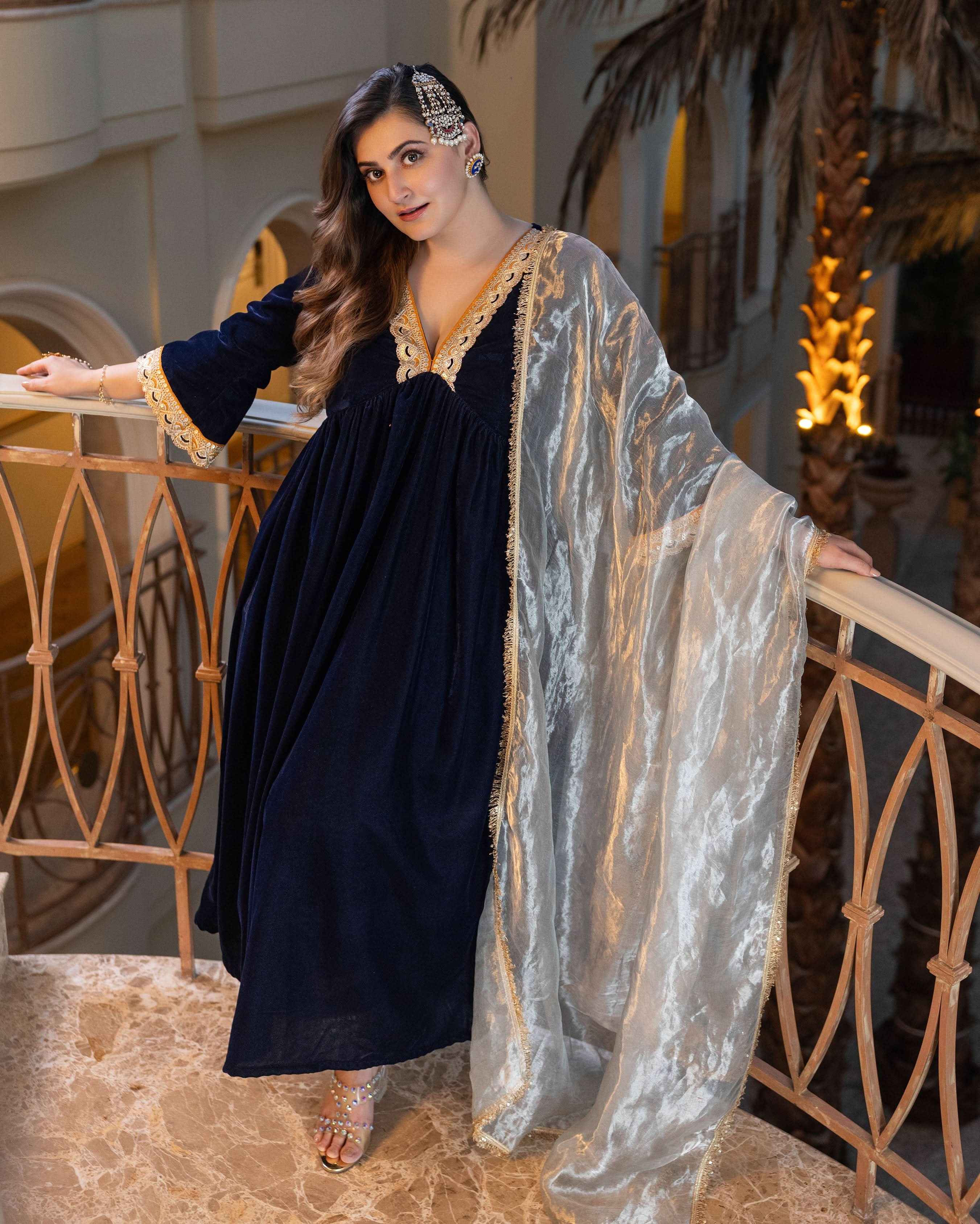 Murshid Navy Solid Velvet Suit Set - Image 2