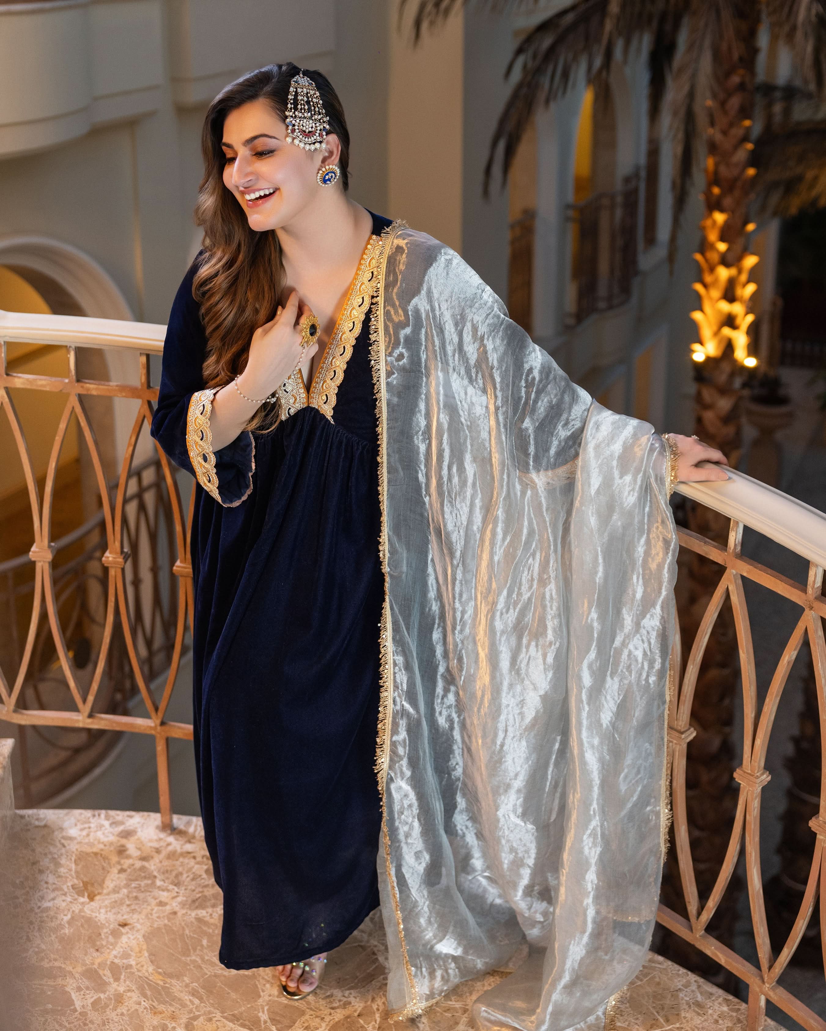 Murshid Navy Solid Velvet Suit Set - Image 5