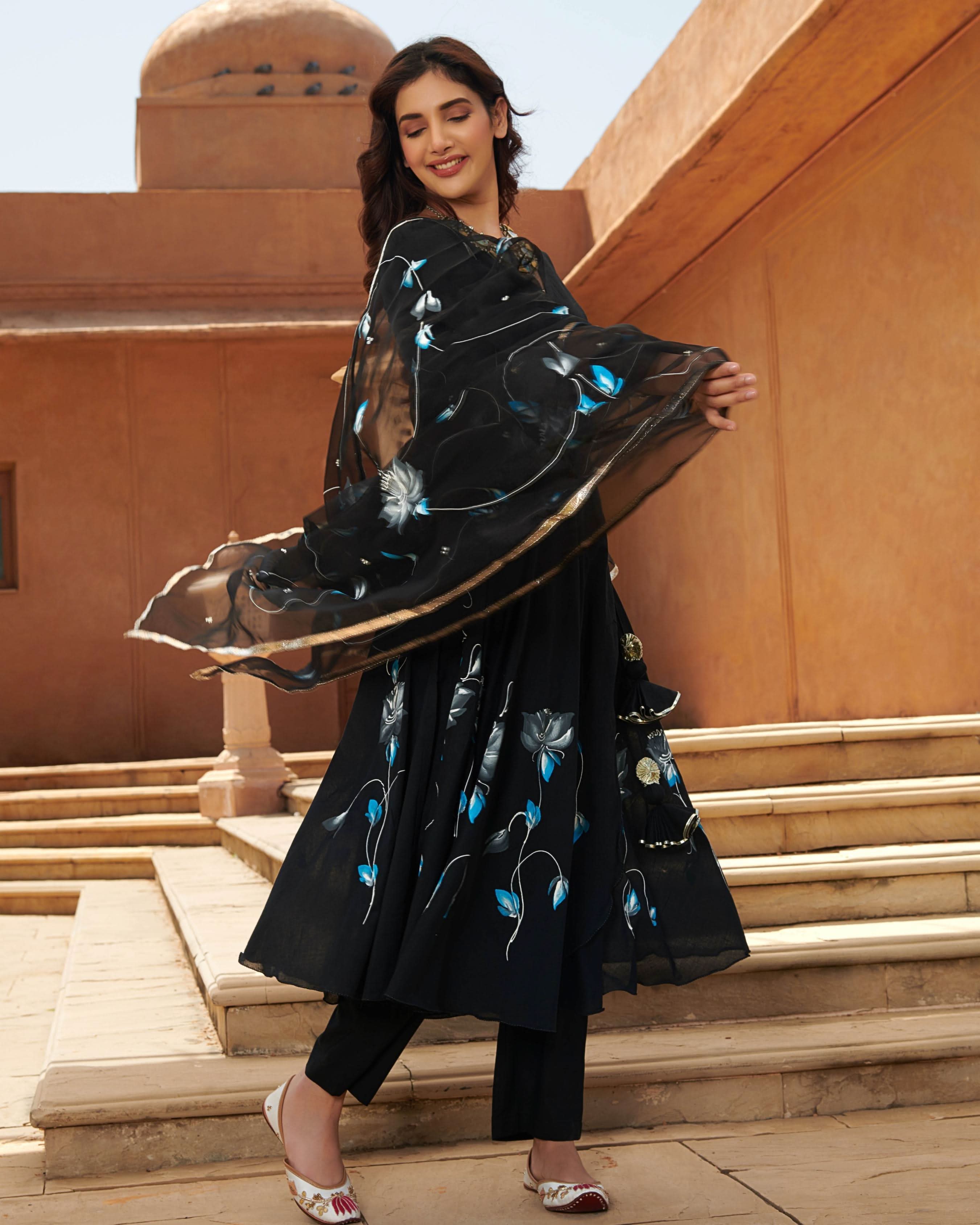 Naazia Handpainted Cotton Suit Set - Image 4
