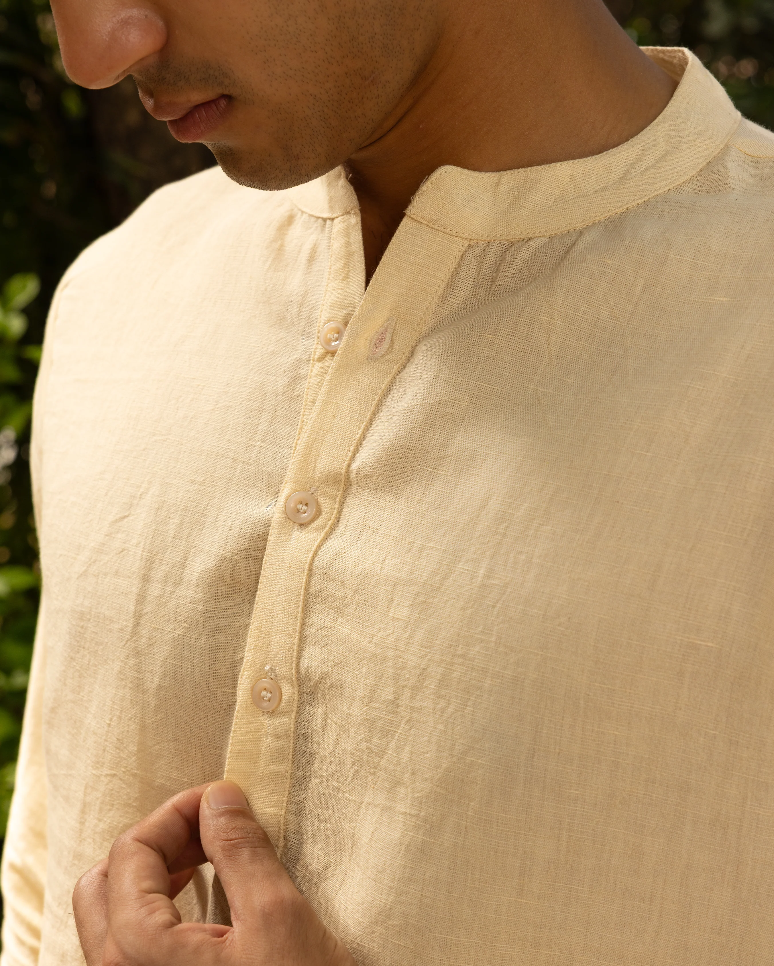 Neerav Cream Solid Linen Kurta - Image 4