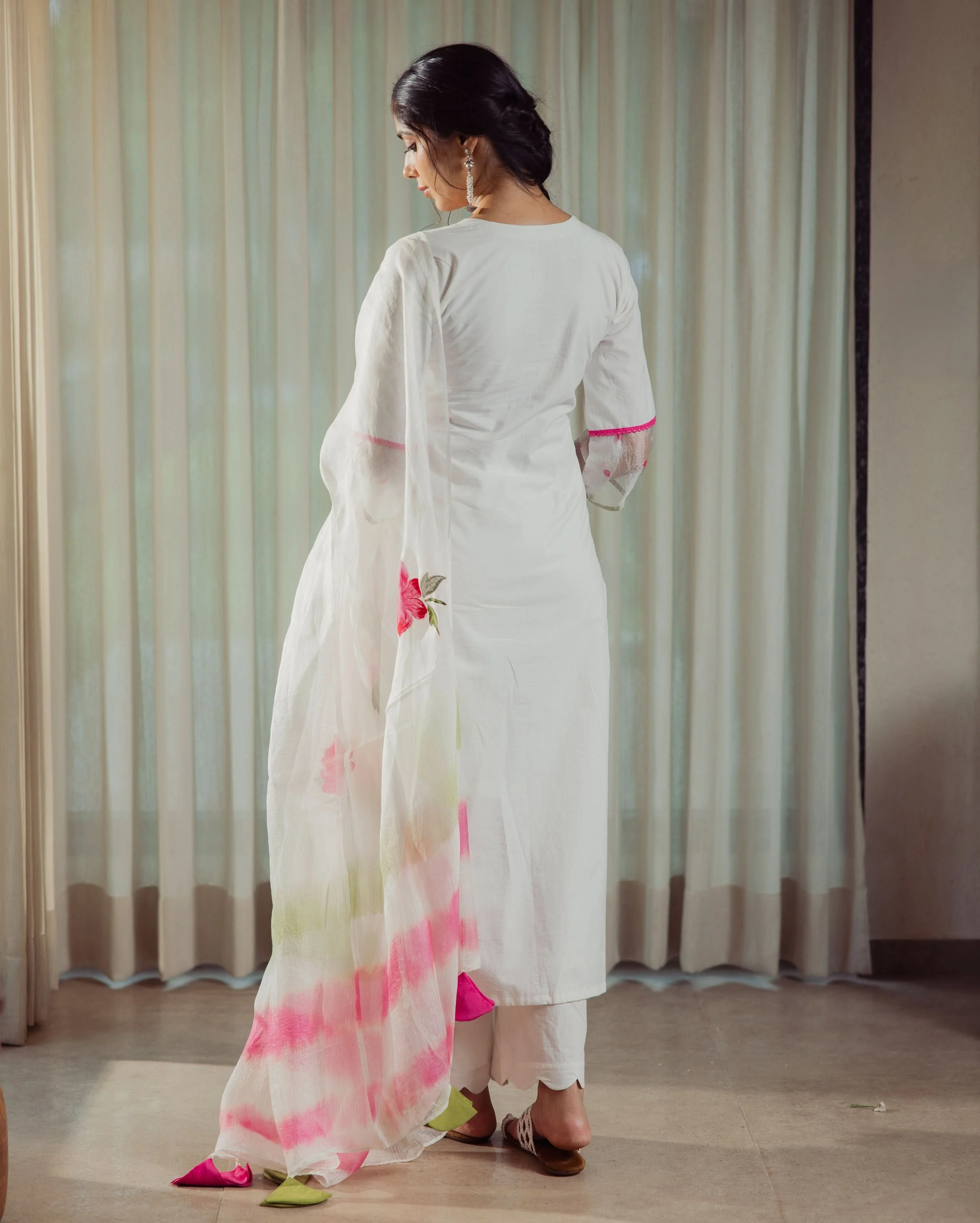 Poise White Handpainted Cotton Suit Set - Image 6