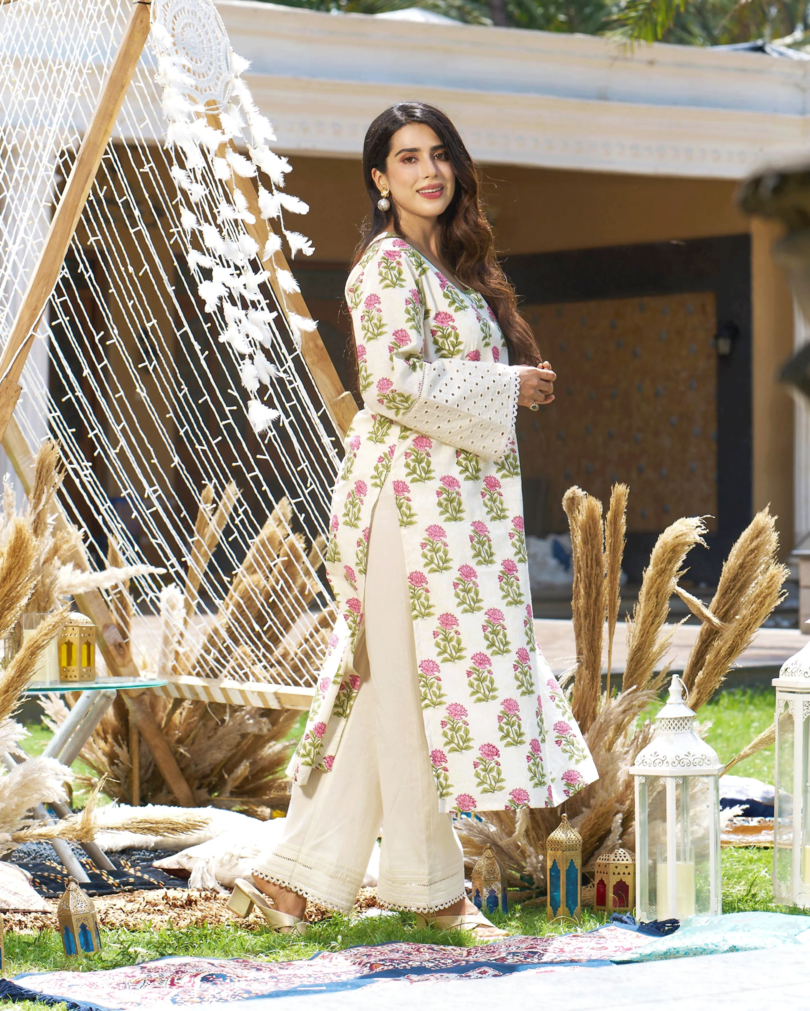 Ravishing Cream Printed Cotton Kurta Set - Image 3
