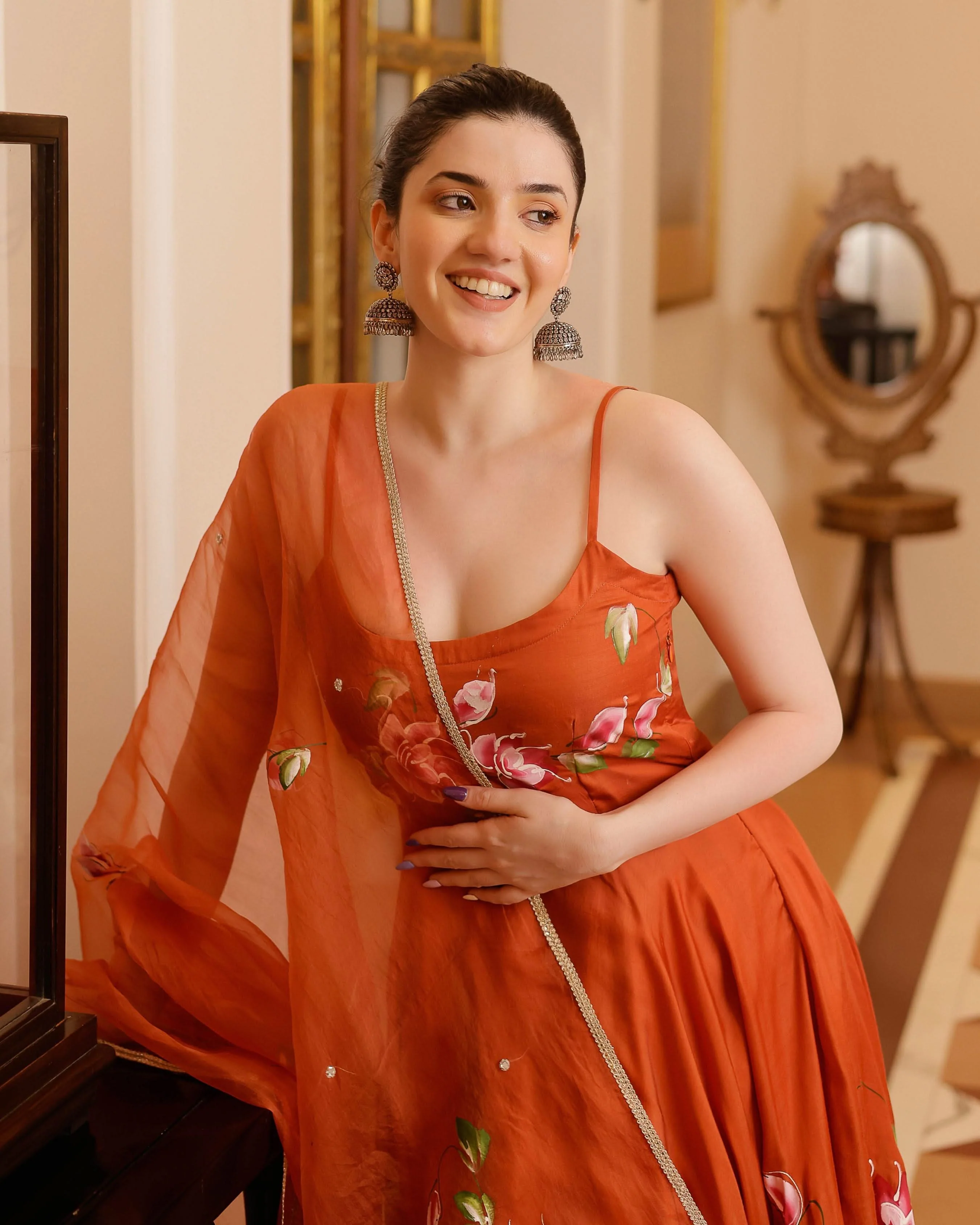 Riha Handpainted Satin Suit Set - Image 7