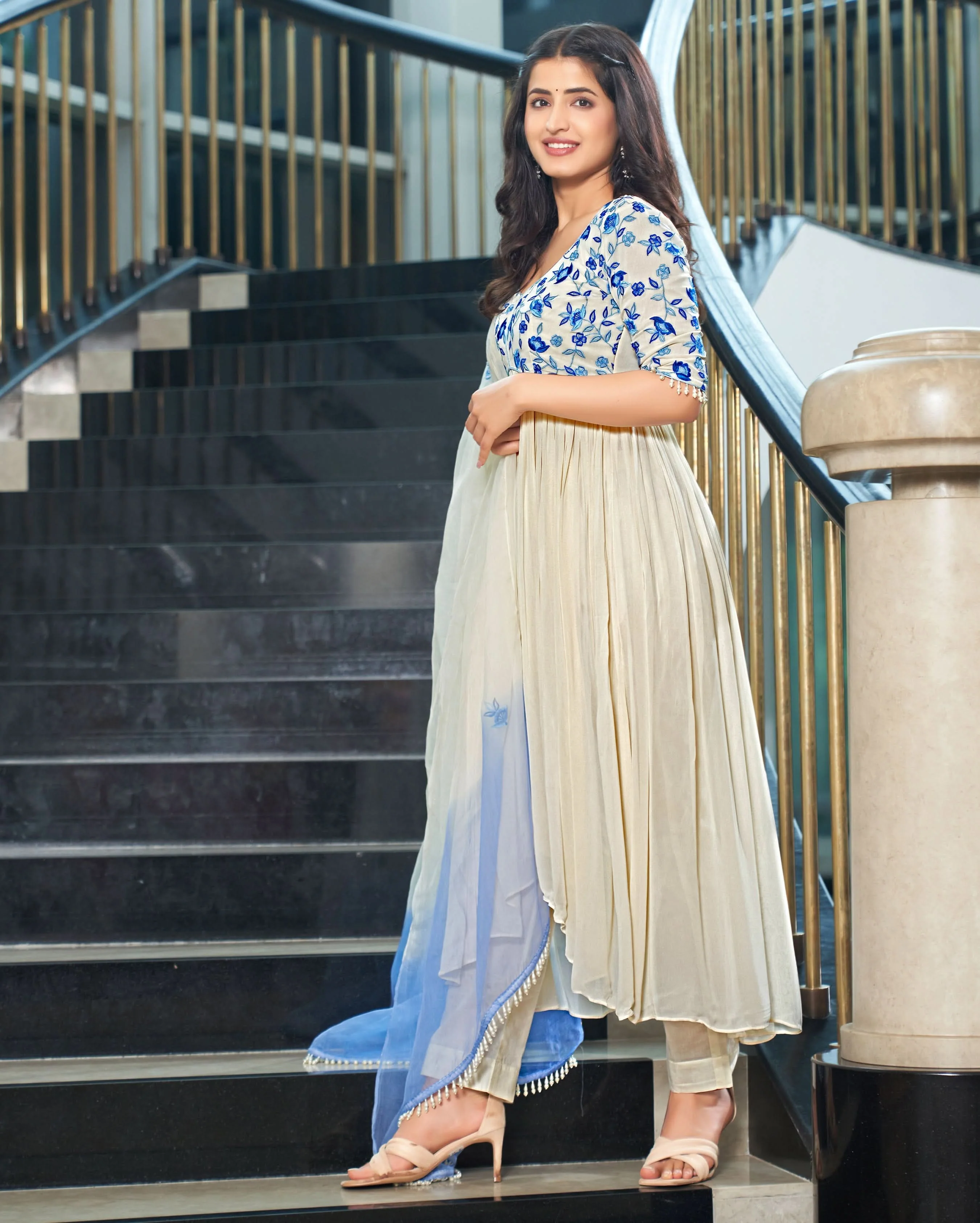 Rivaayat Off White Embroidered Georgette Suit Set - Image 4