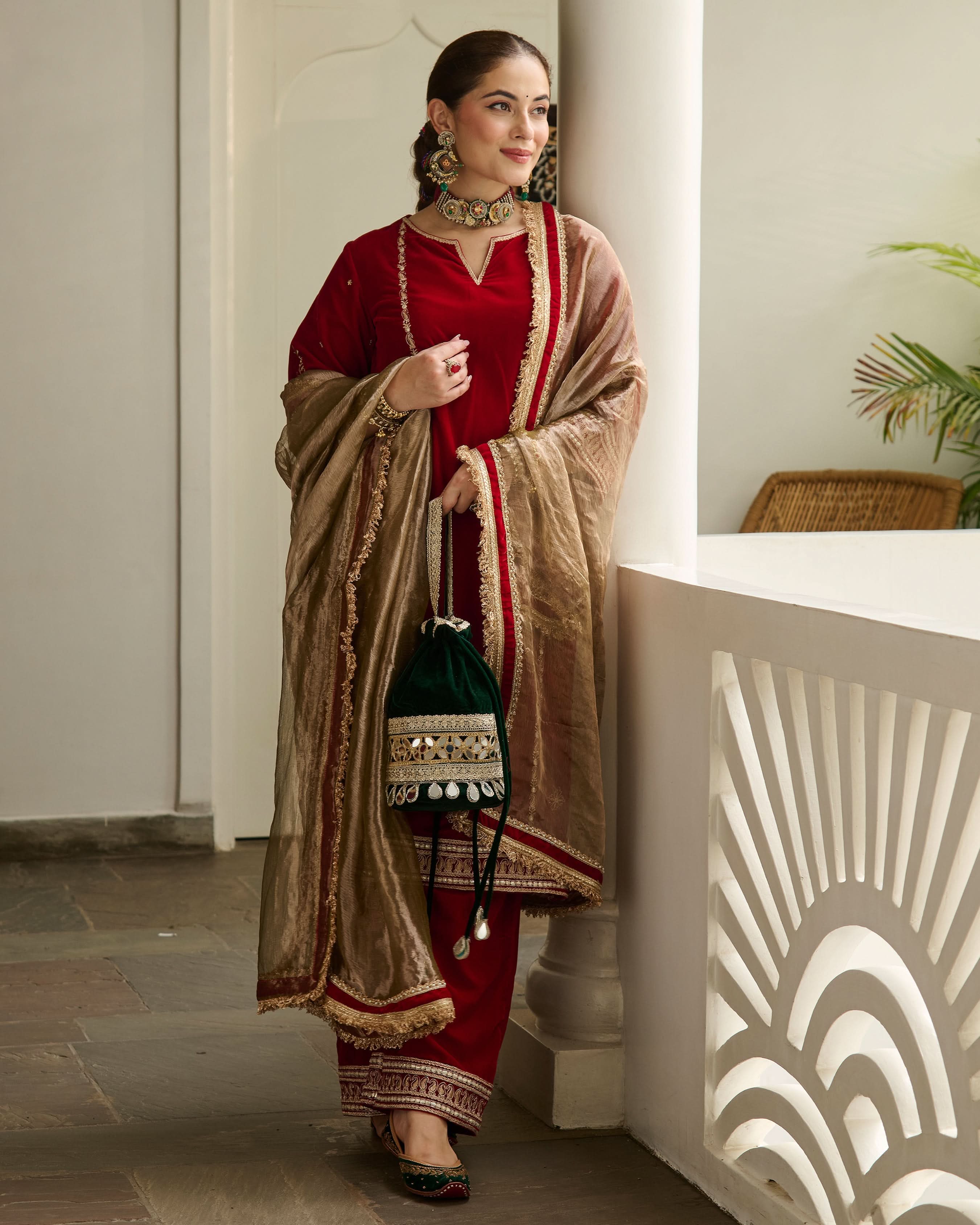 Saya Red Embroidered Velvet Suit Set - Image 5