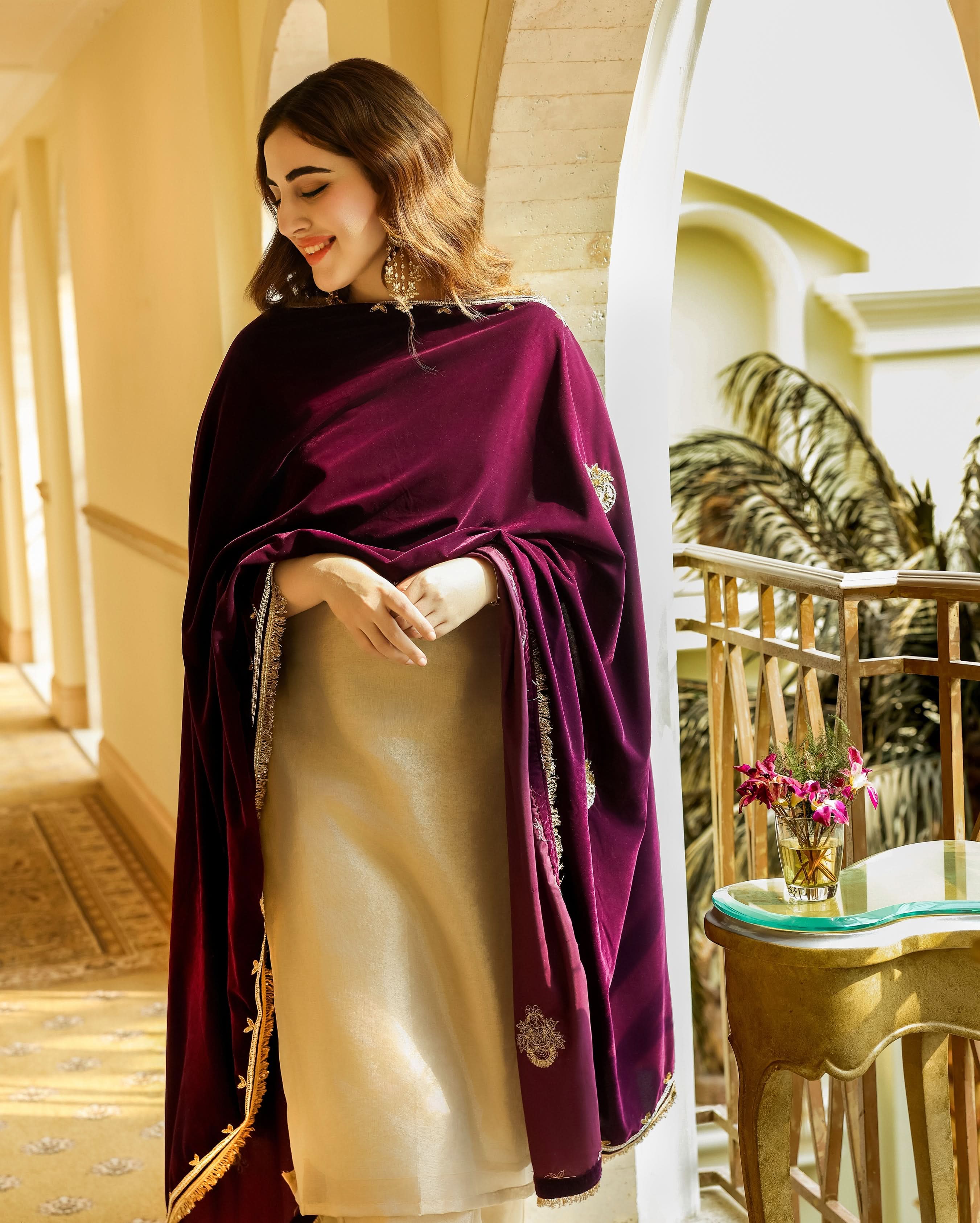 Surkh Purple Solid Velvet Shawl - Image 3