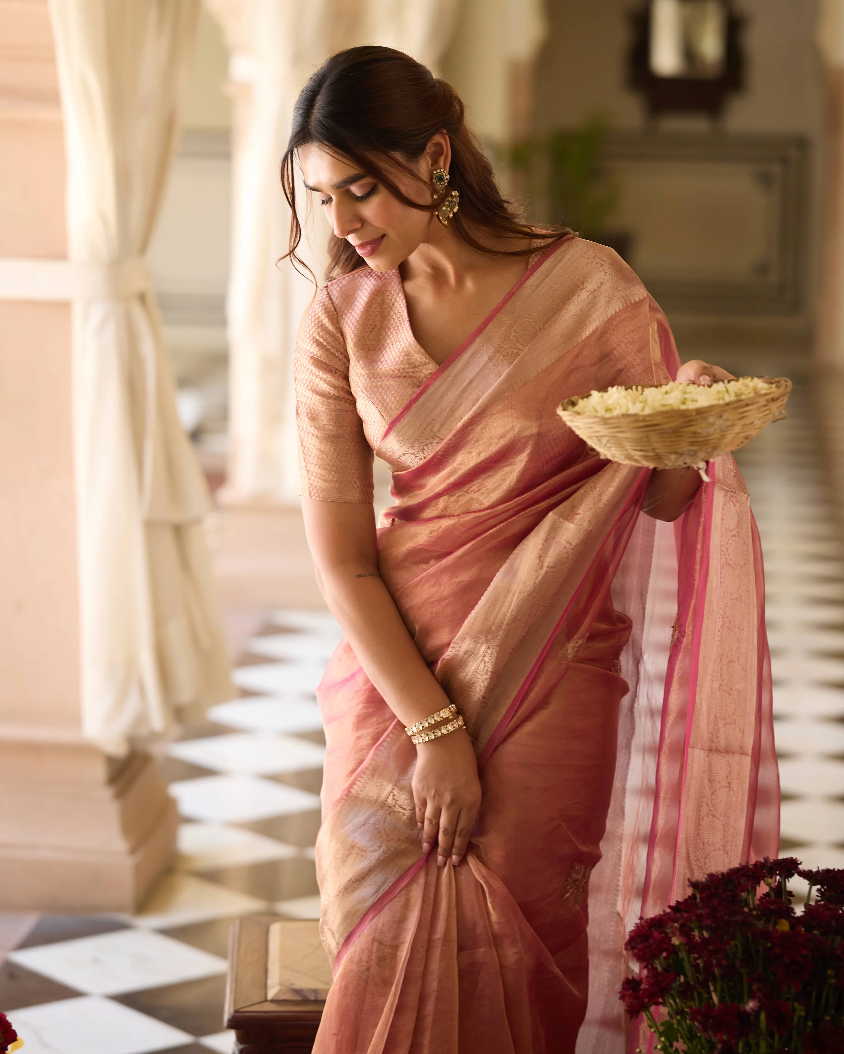 Teja Pink Handcrafted Tissue Saree - Image 3