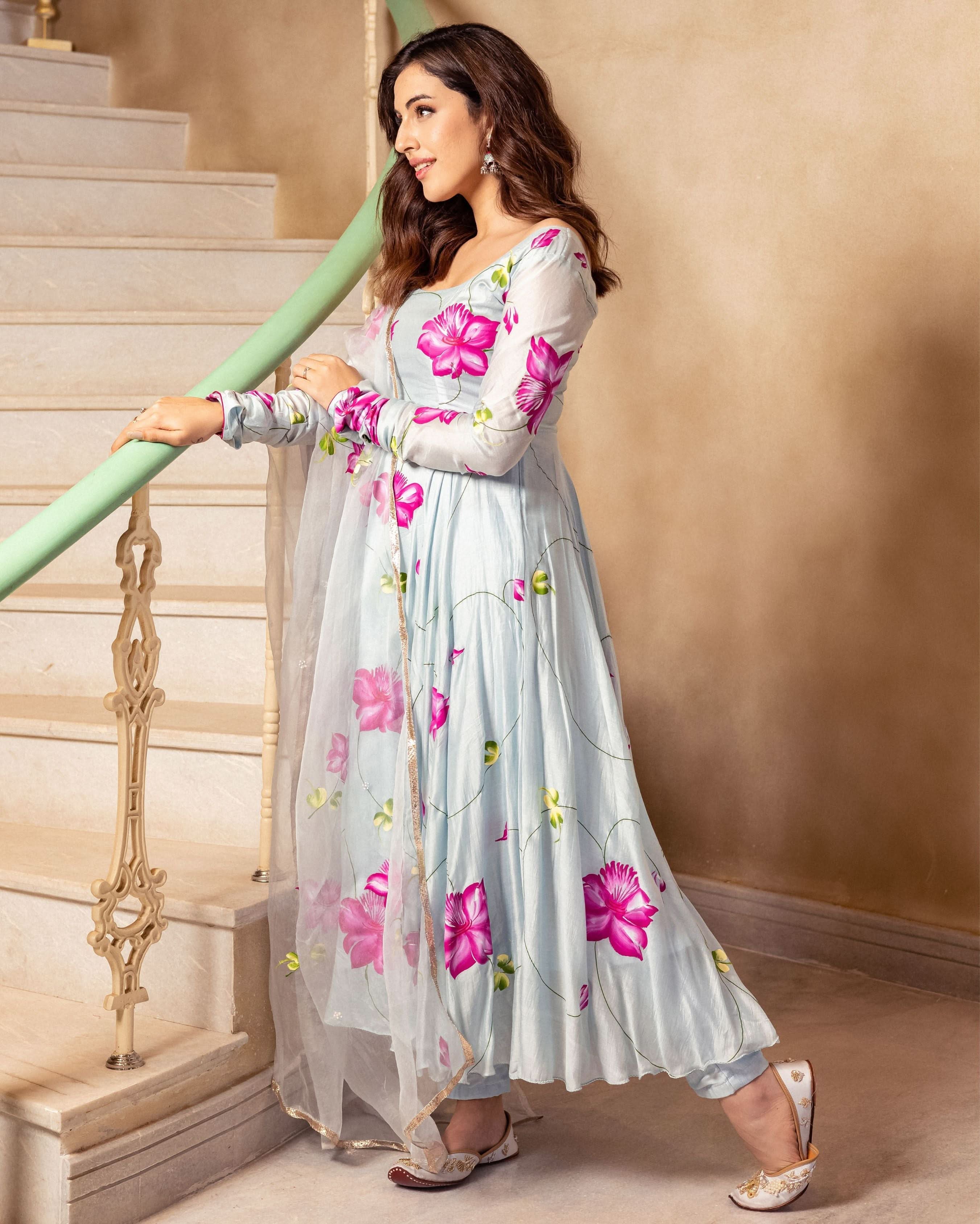 Varari Handpainted Suit Set - Image 3