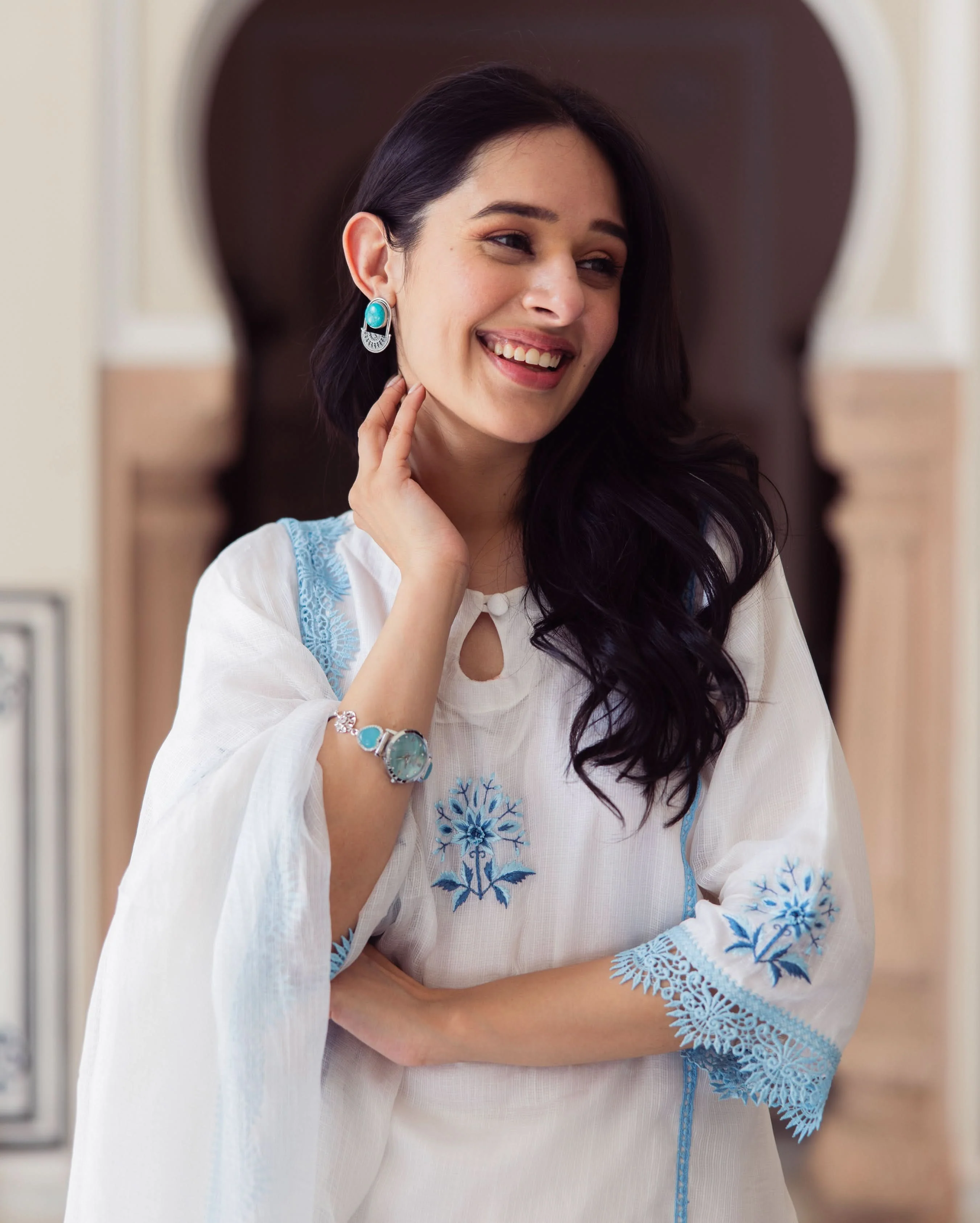 Vista White Embroidered Doria Suit Set - Image 7