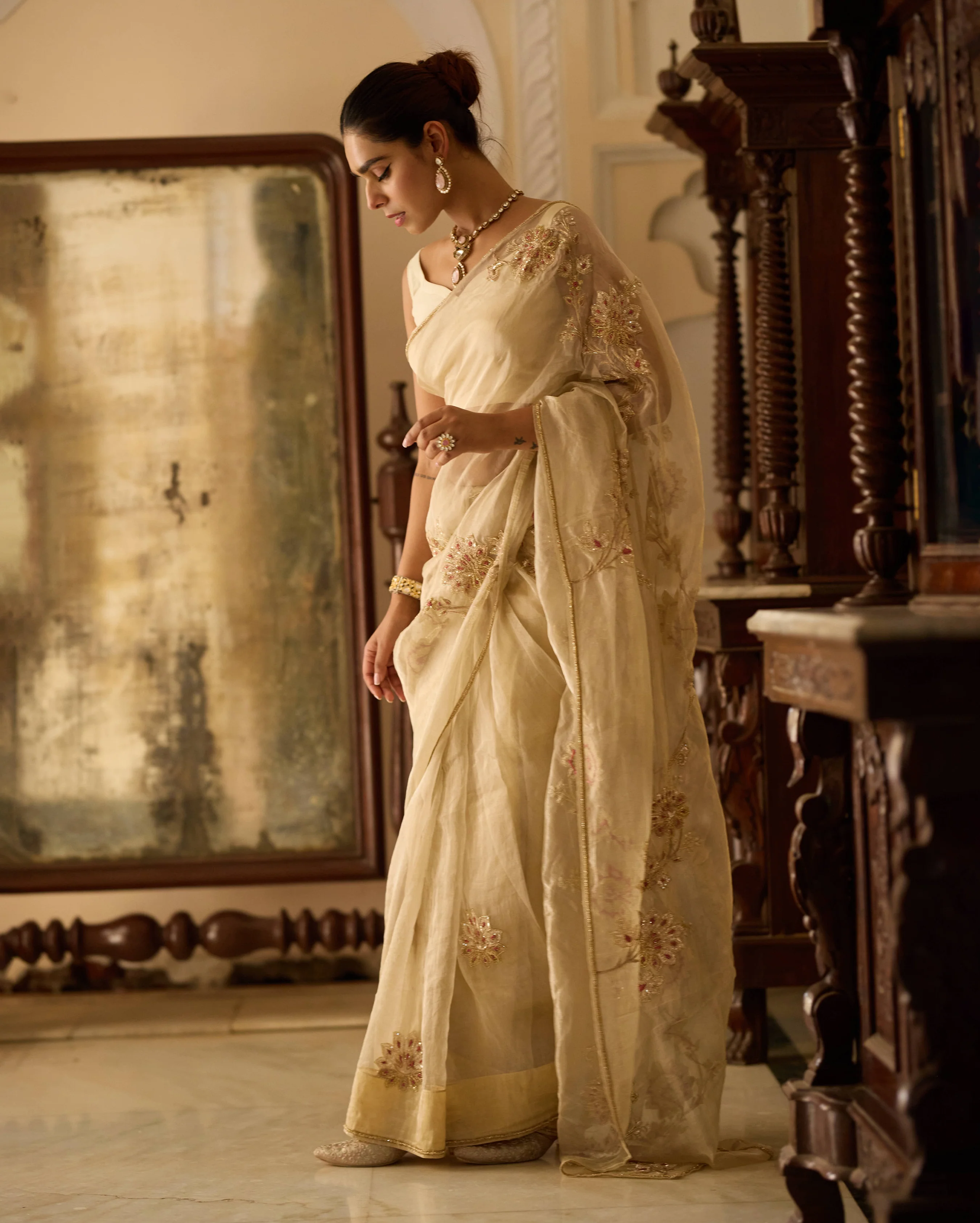 Yashoda Cream Handcrafted Pure Tissue Saree - Image 3