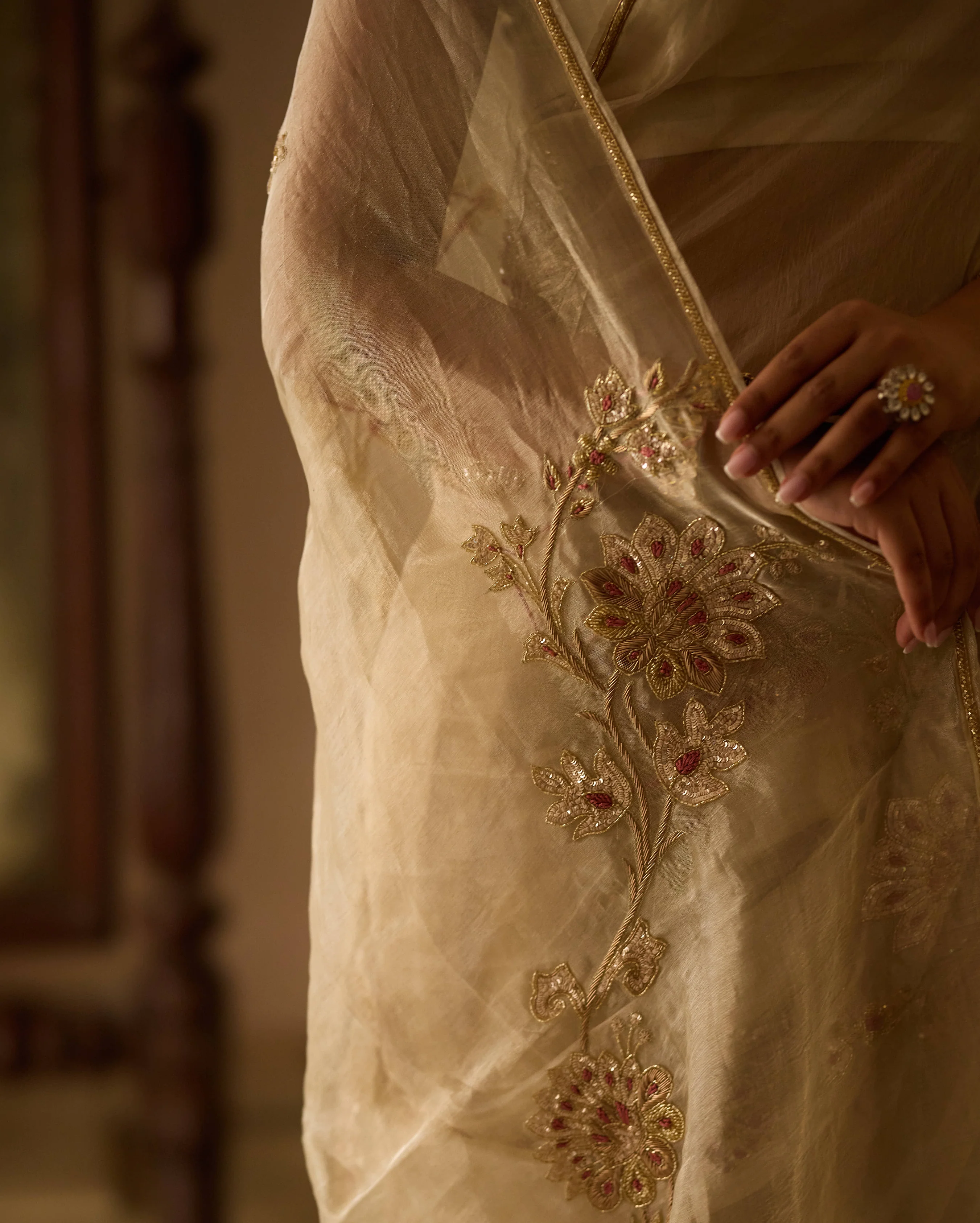 Yashoda Cream Handcrafted Pure Tissue Saree - Image 6