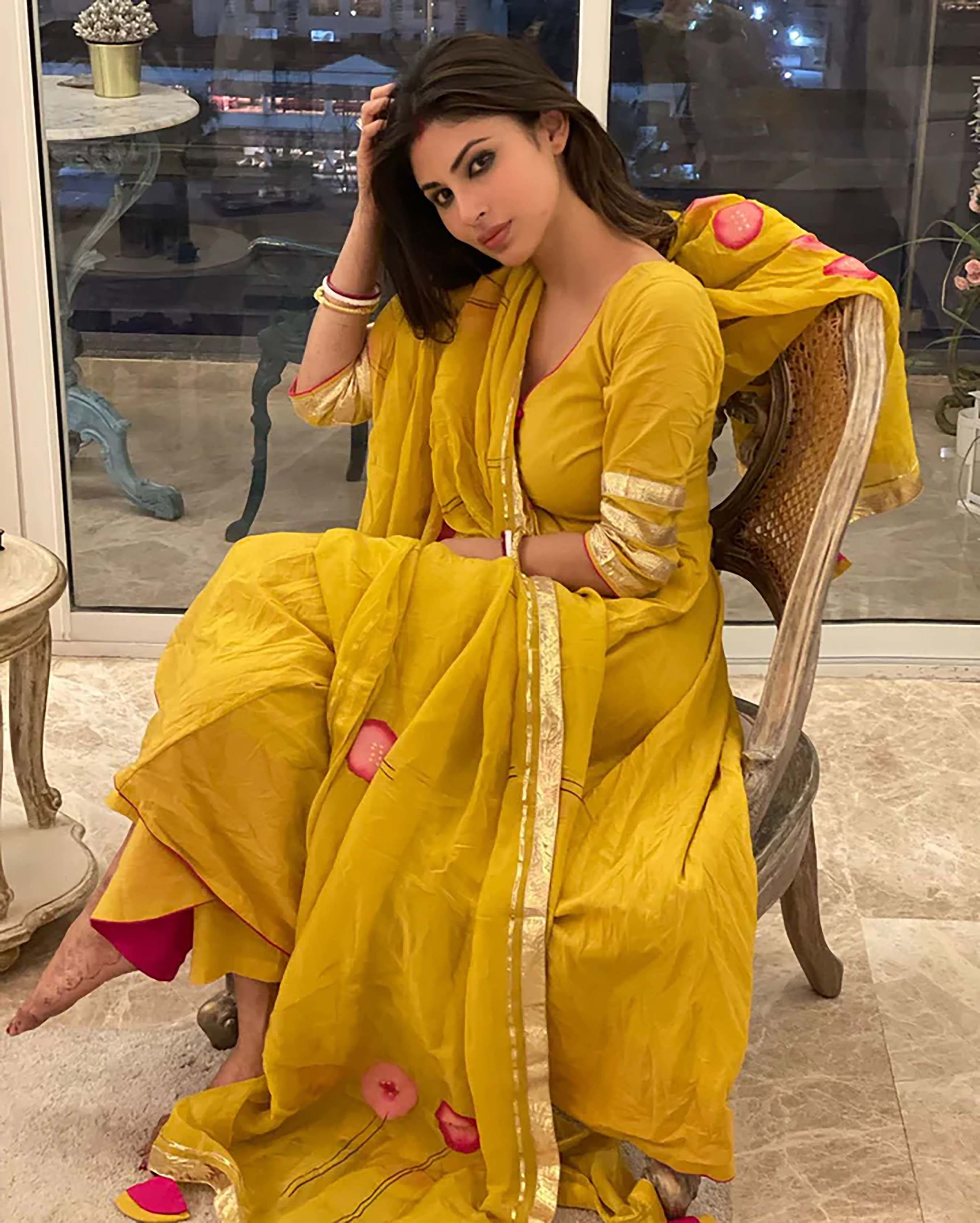 Yellow Organza Handpainted Suit Set - Image 6