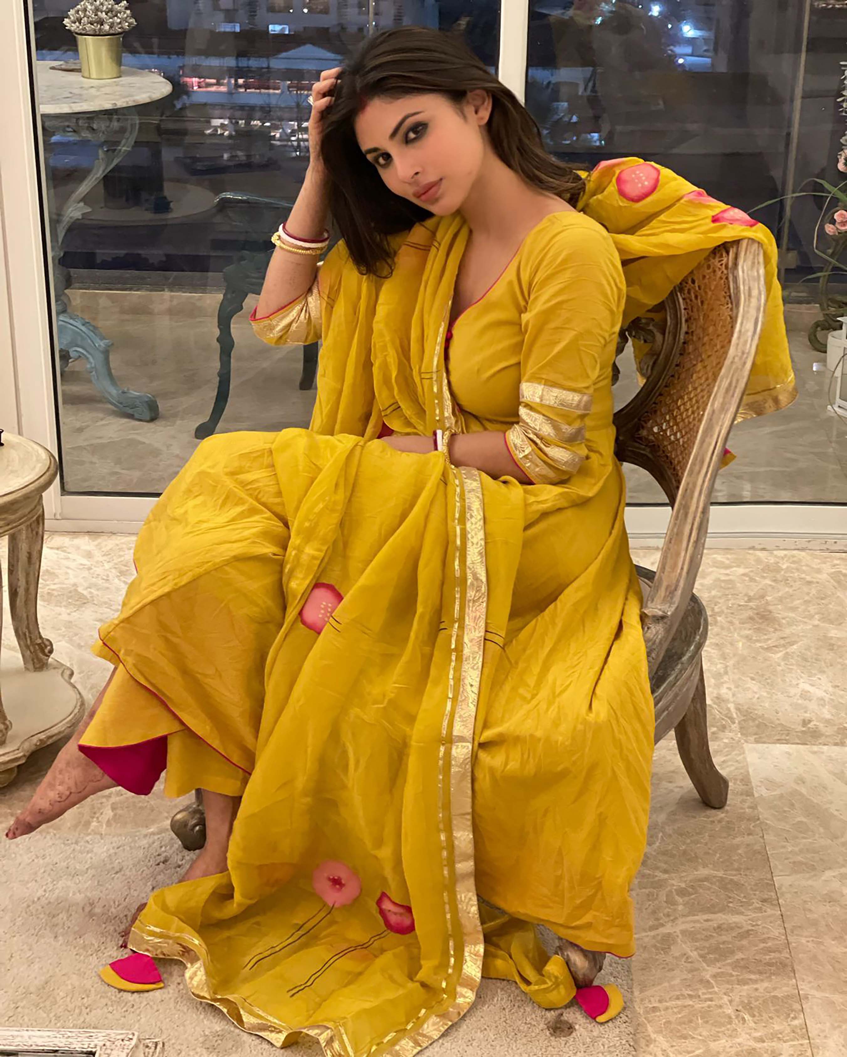 Yellow Organza Handpainted Suit Set - Image 8